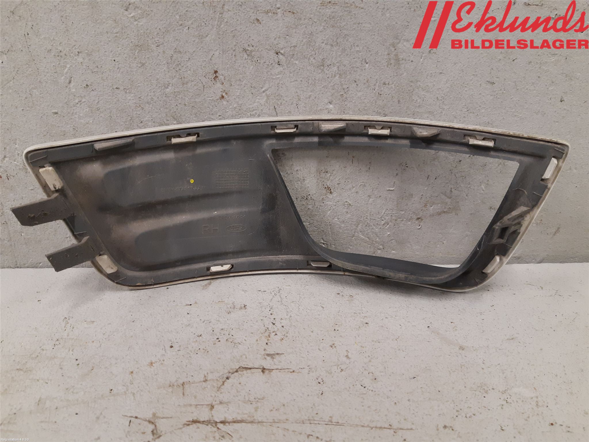 Ford FOCUS     04-07 Stötfångardel Bak Hö