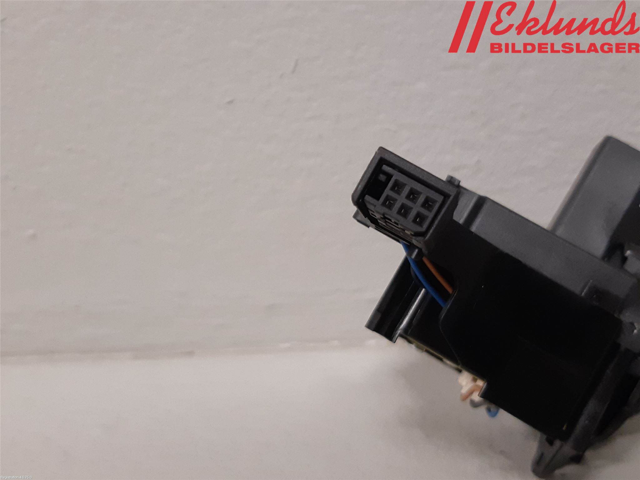 Volkswagen VW CADDY      04-10 Spak Torkar-Spolomk