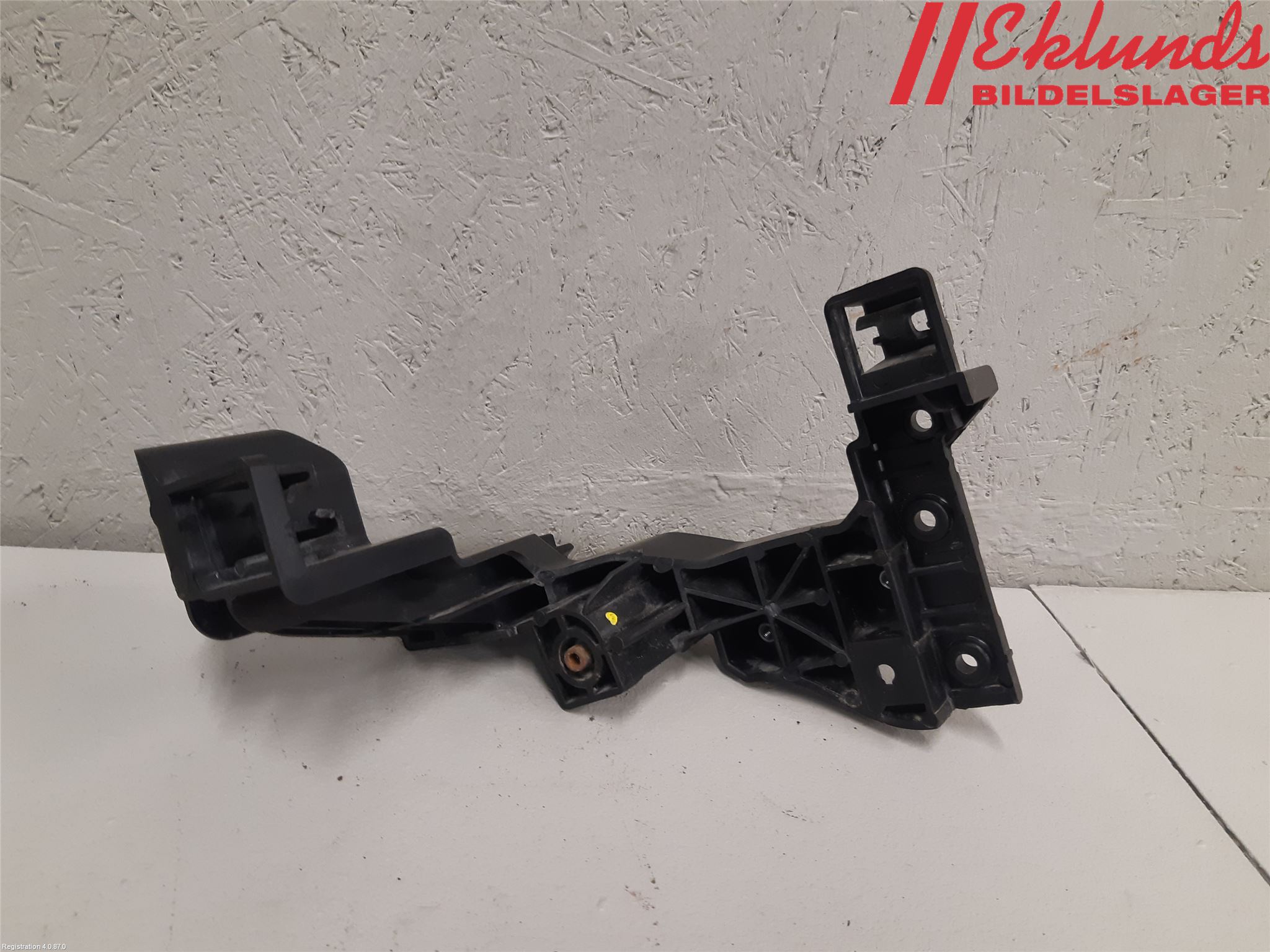 Kia CEED 12-18 Strålkast Fästsarg