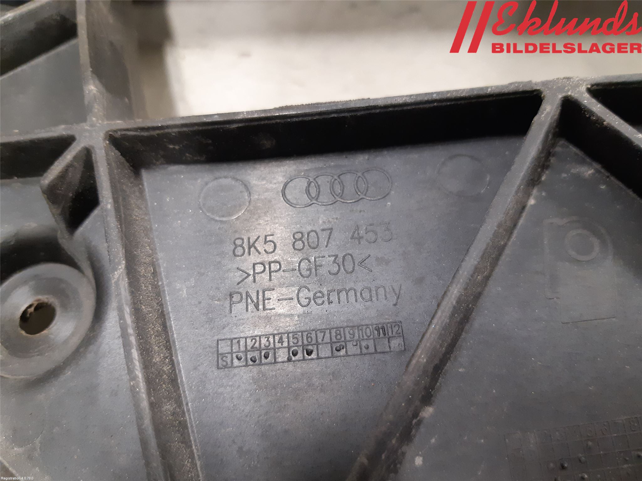 Audi A4/S4 08-11 Stötfångarfäste Bak Vä