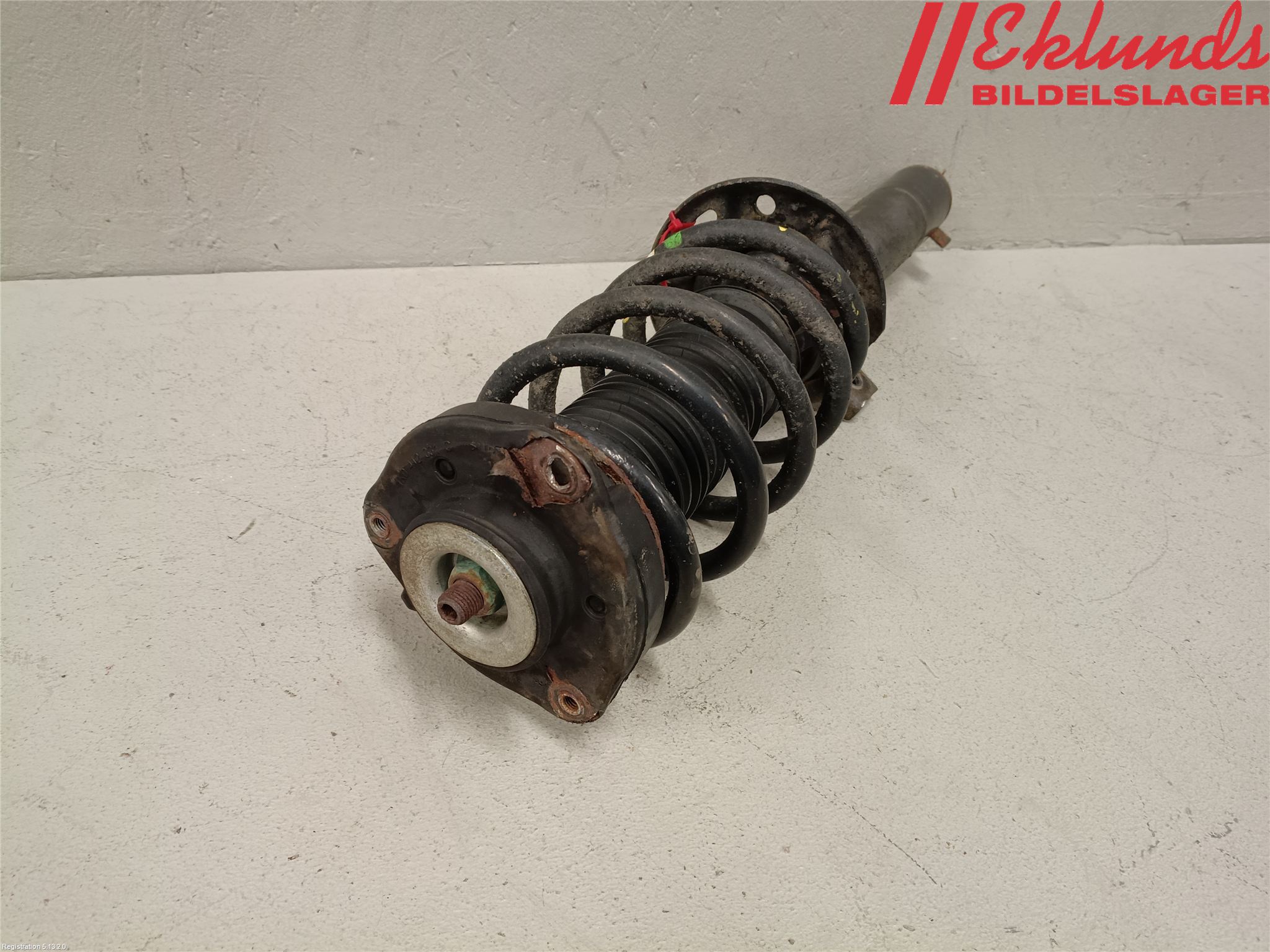 Volkswagen VW TIGUAN 07-16 Fjäderben Fram Vänster