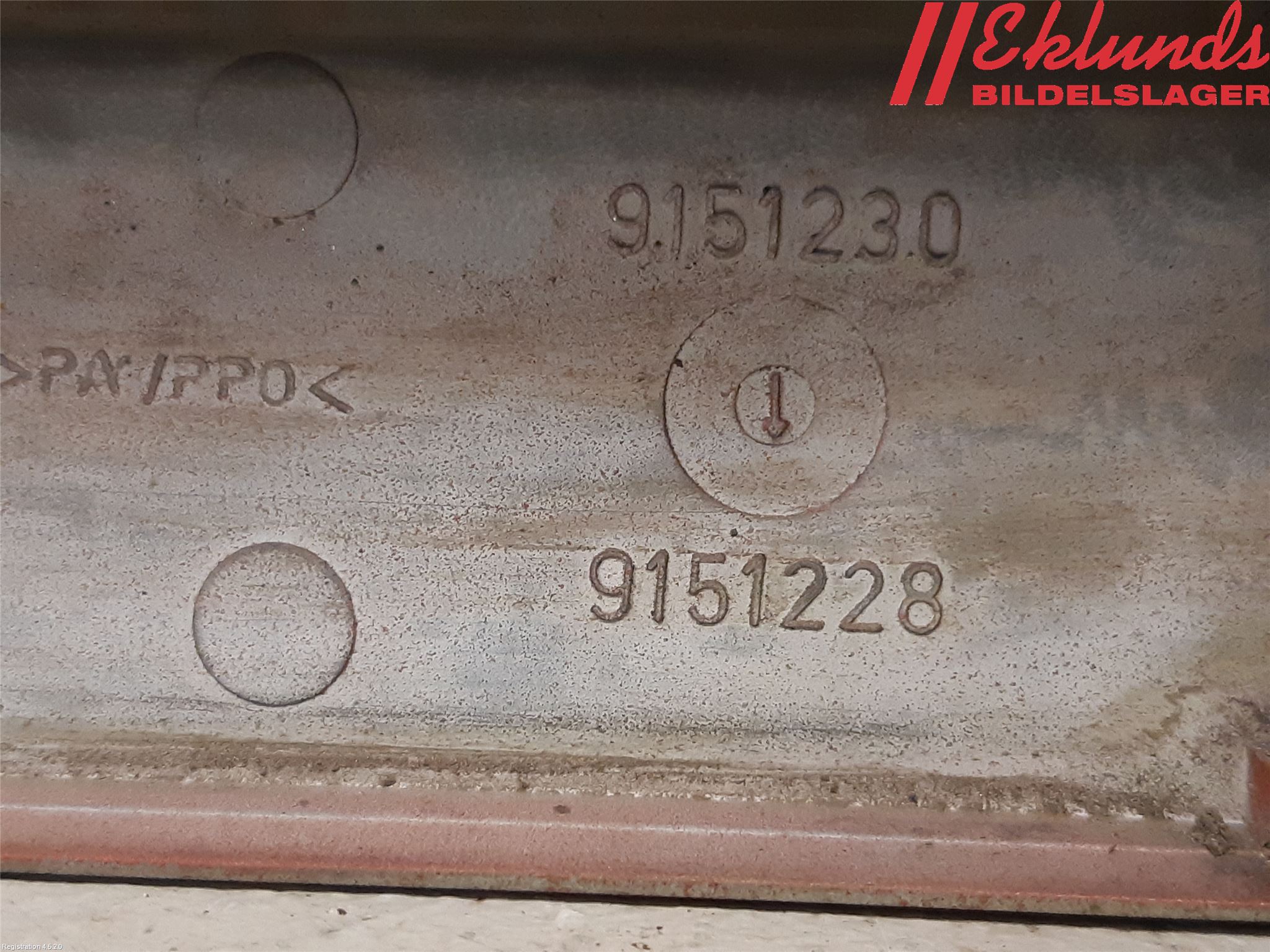 Volvo 850 91-97 Strålkastarsarg Vänster