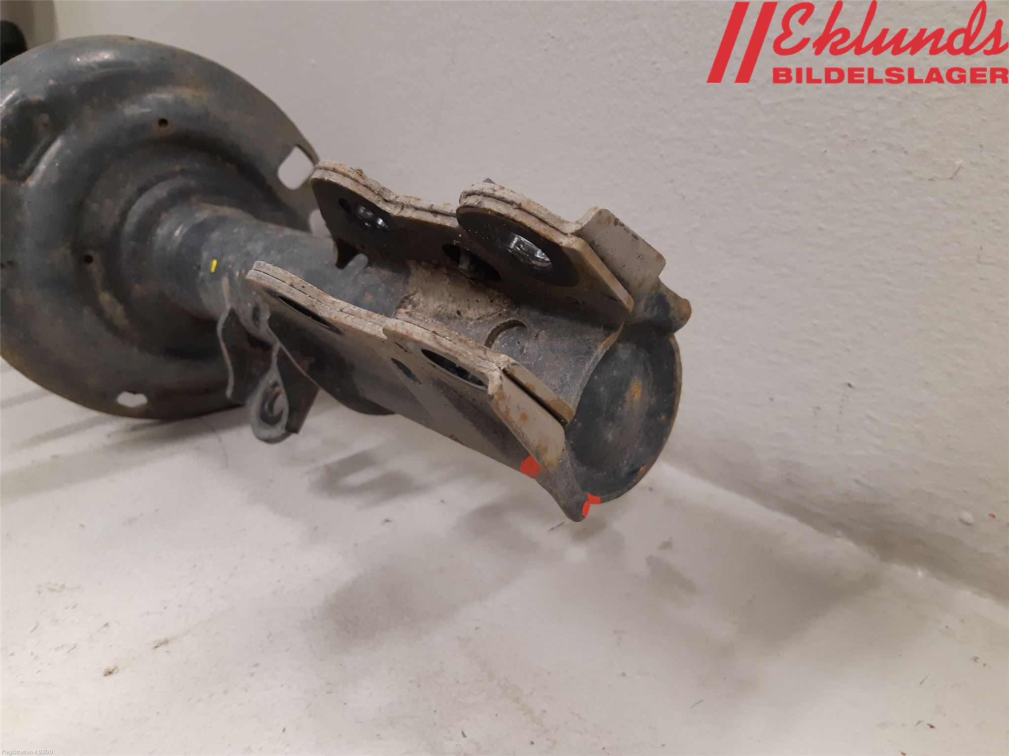 Toyota C-HR 16-23 Fjäderben Fram Vänster