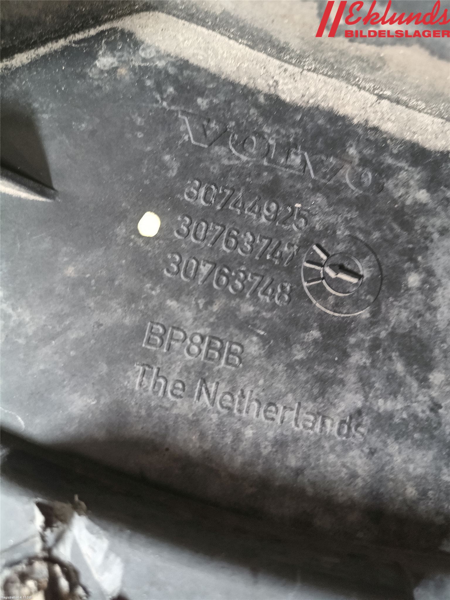 Volvo V50 08-12 Stötfångardel Fram Mitt