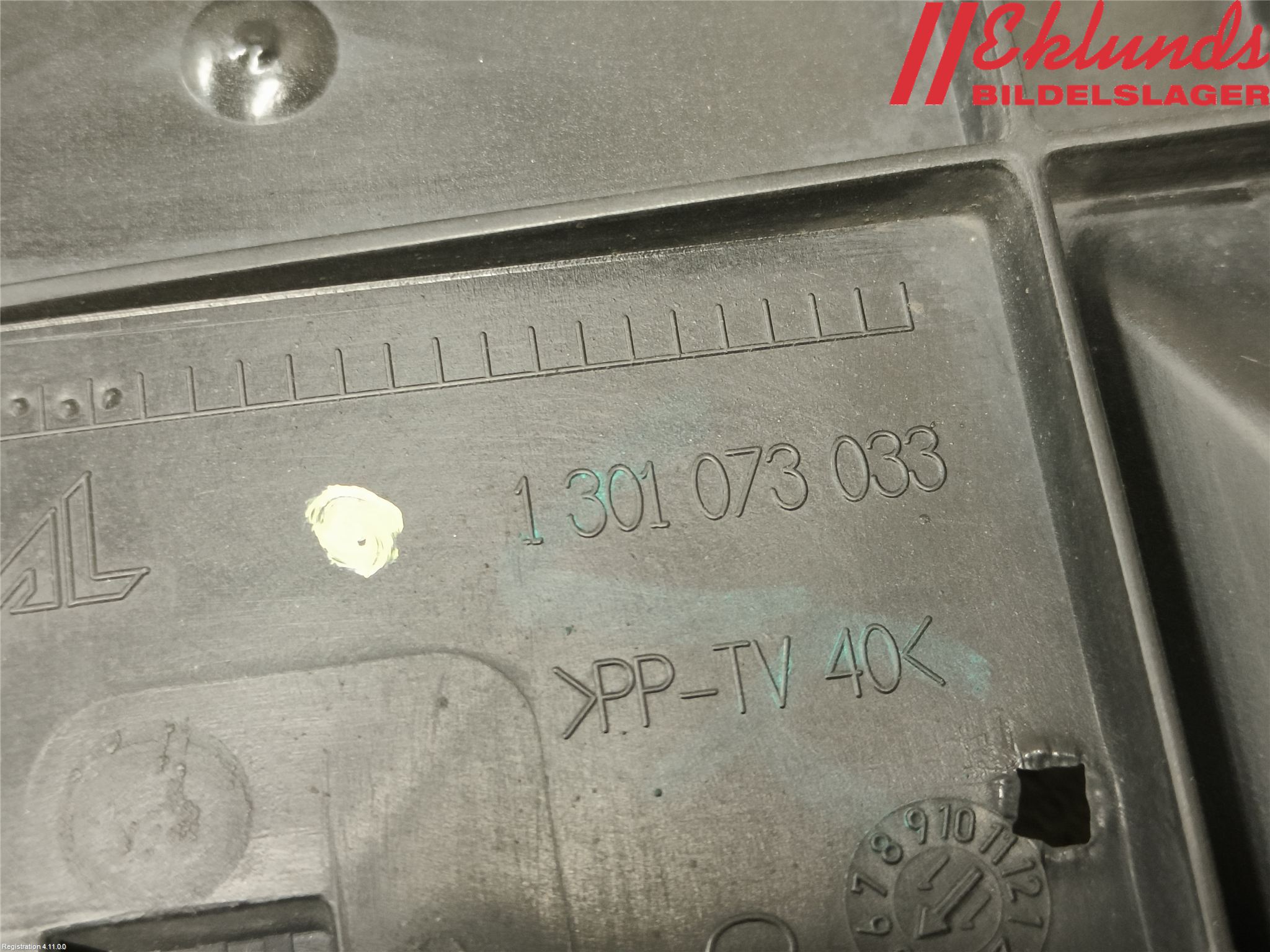 Audi A4/S4 08-11 Strålkastarsarg Vänster