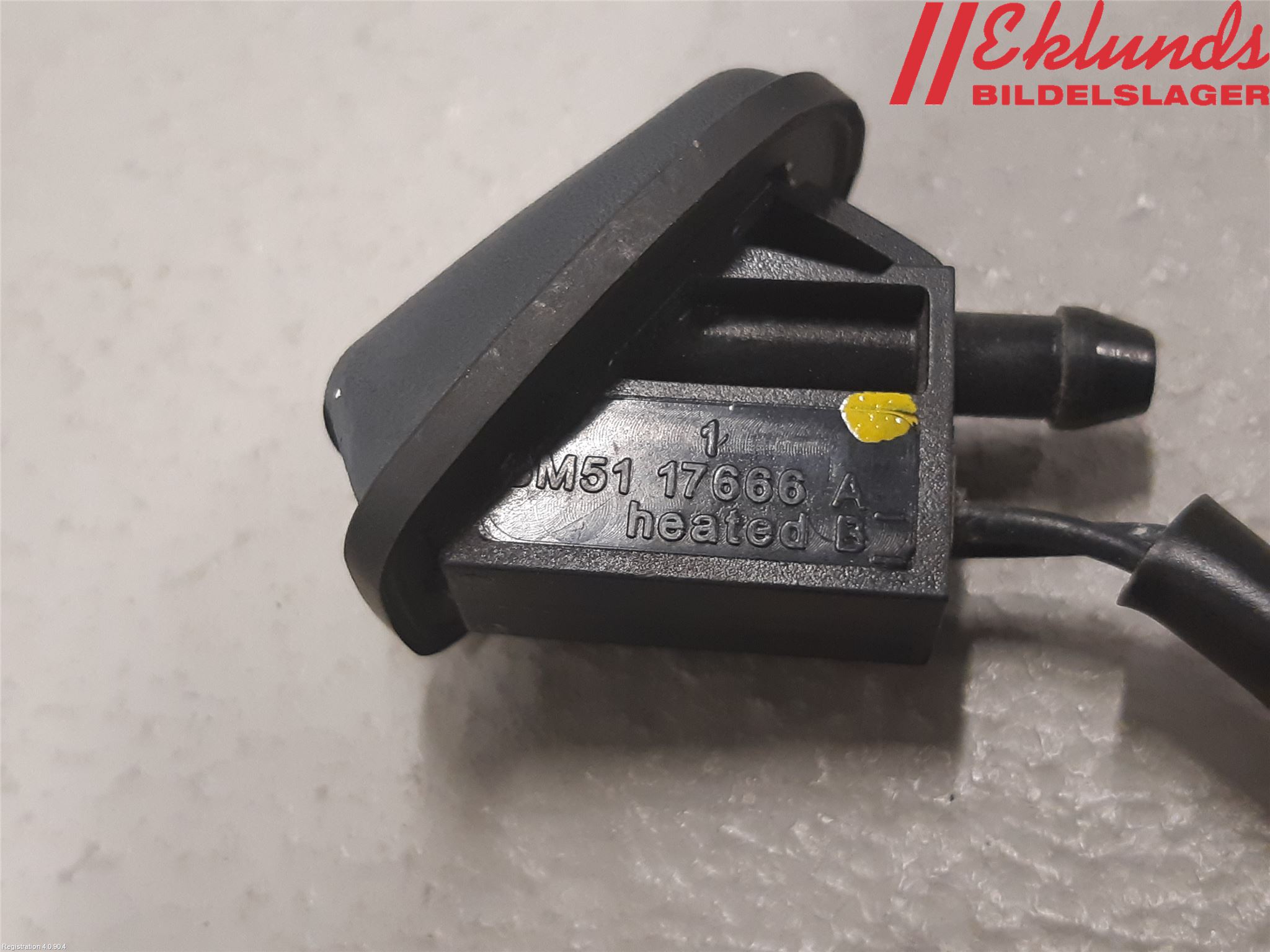 Ford C-MAX II  11-14 Spolarmunstycke Rutor