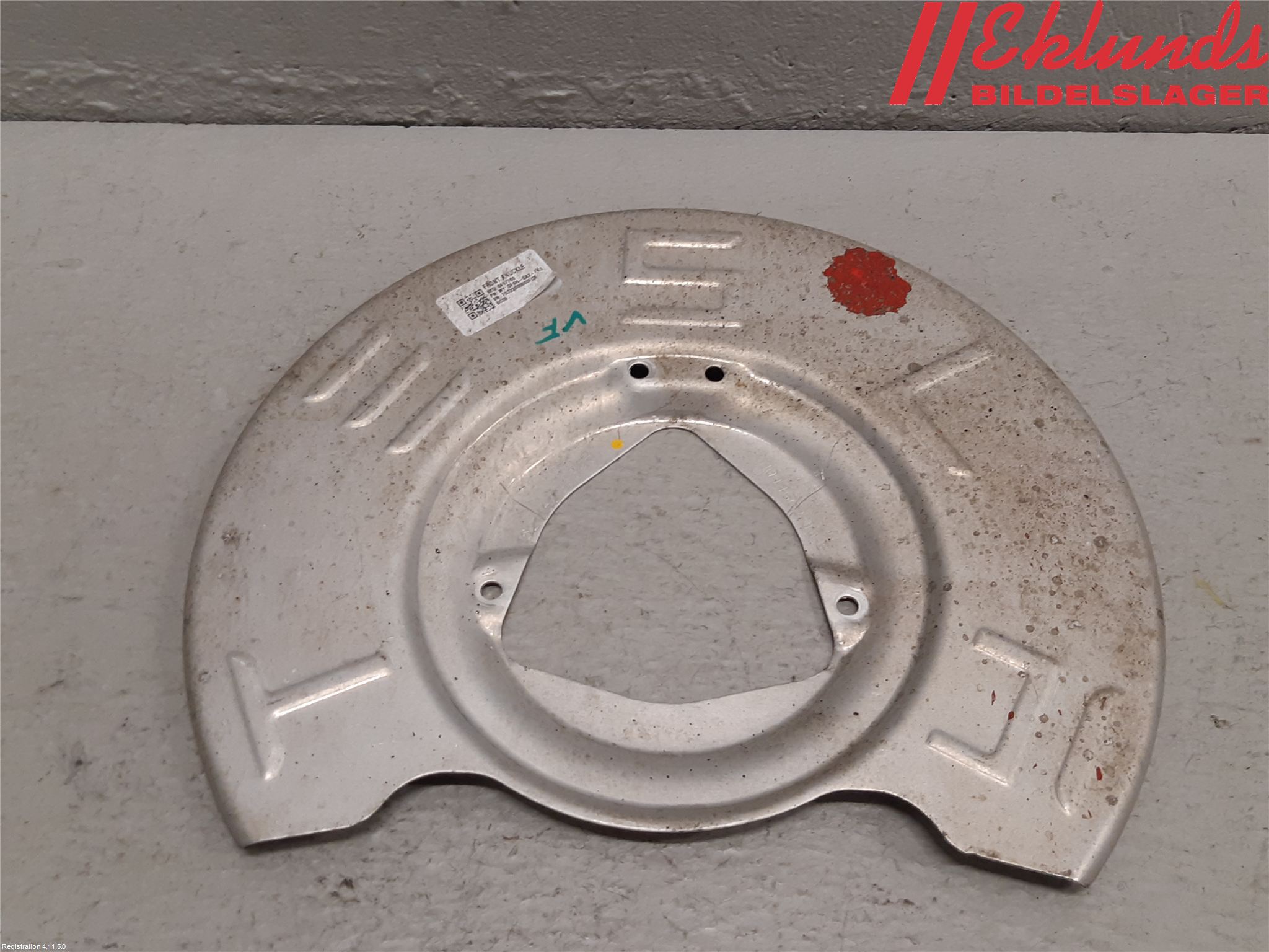 Tesla MODEL Y 21- Bromssköld Fram