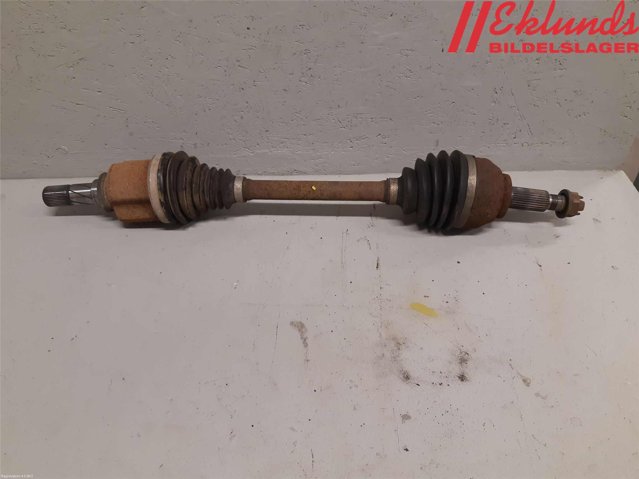 Renault TRAFIC/E-TECH 15- Drivaxel Fram Vänster