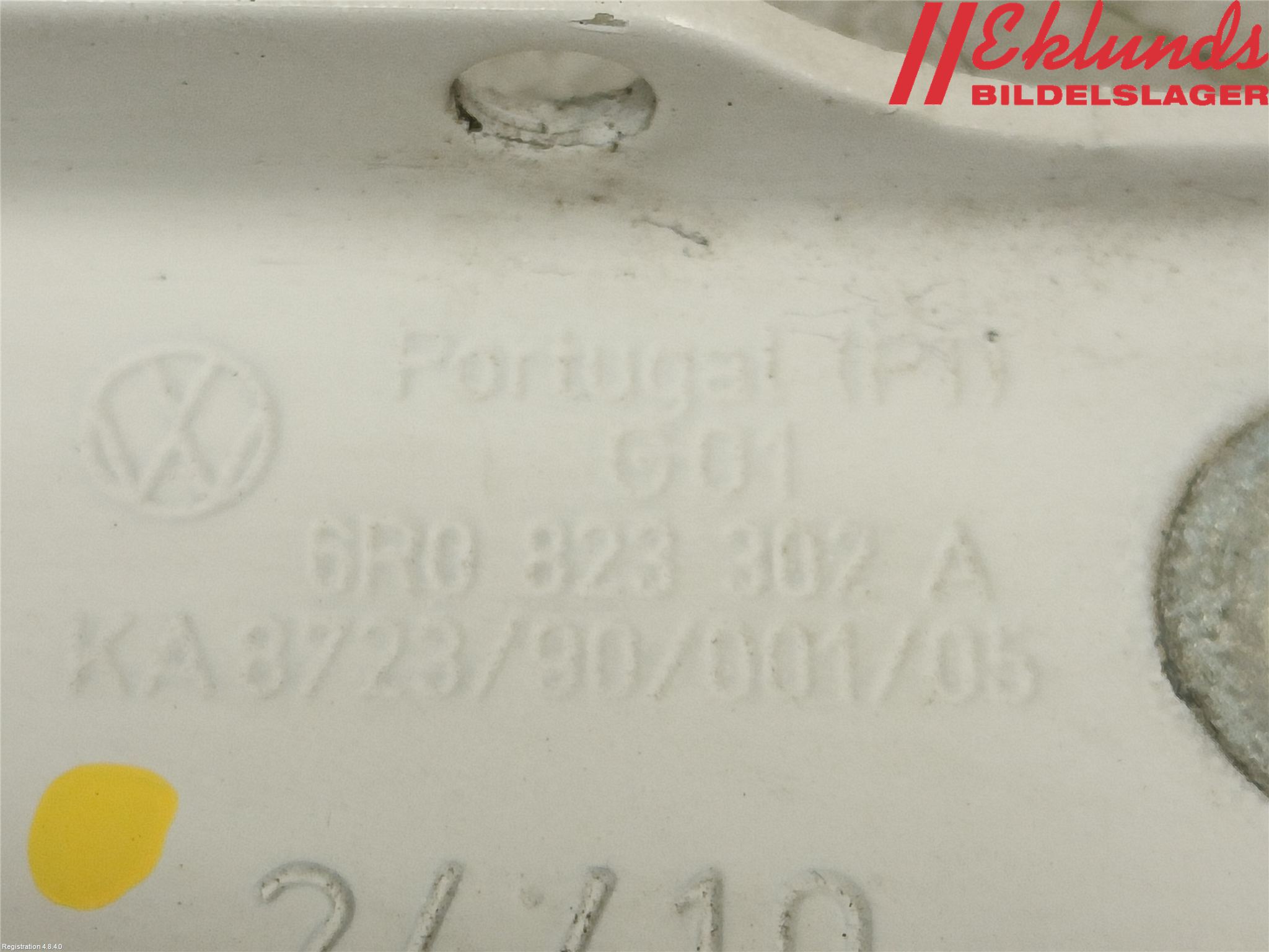 Volkswagen VW POLO 10-17 Huvgångjärn