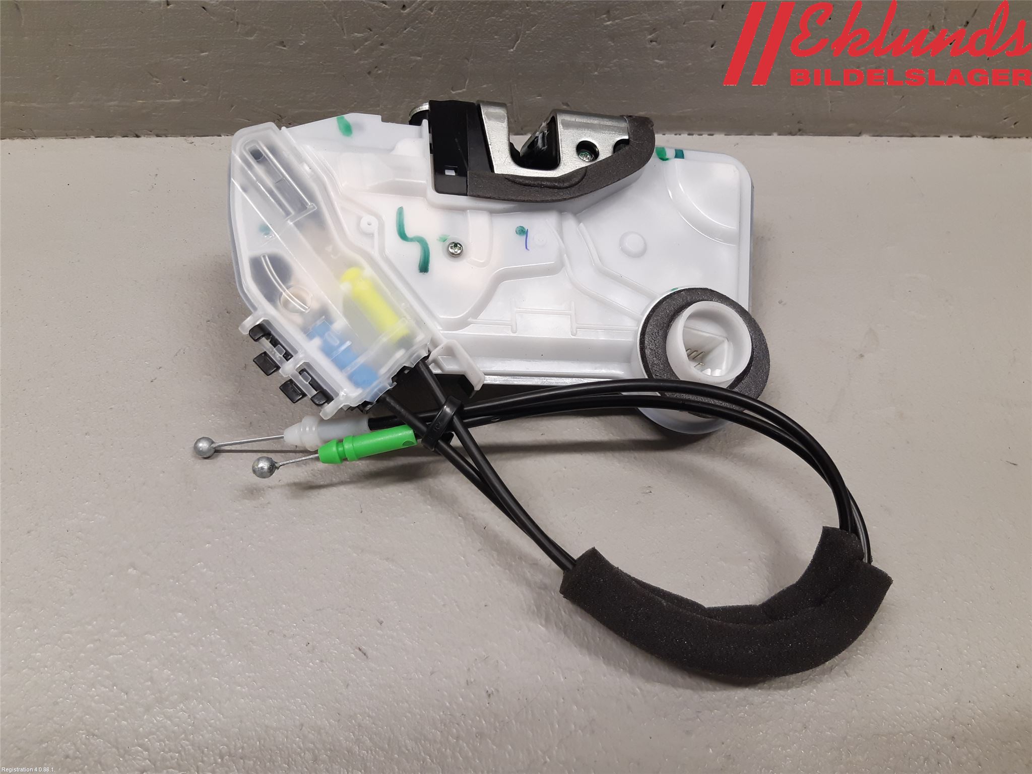 Toyota COROLLA 19- Låskista-Dörrlås