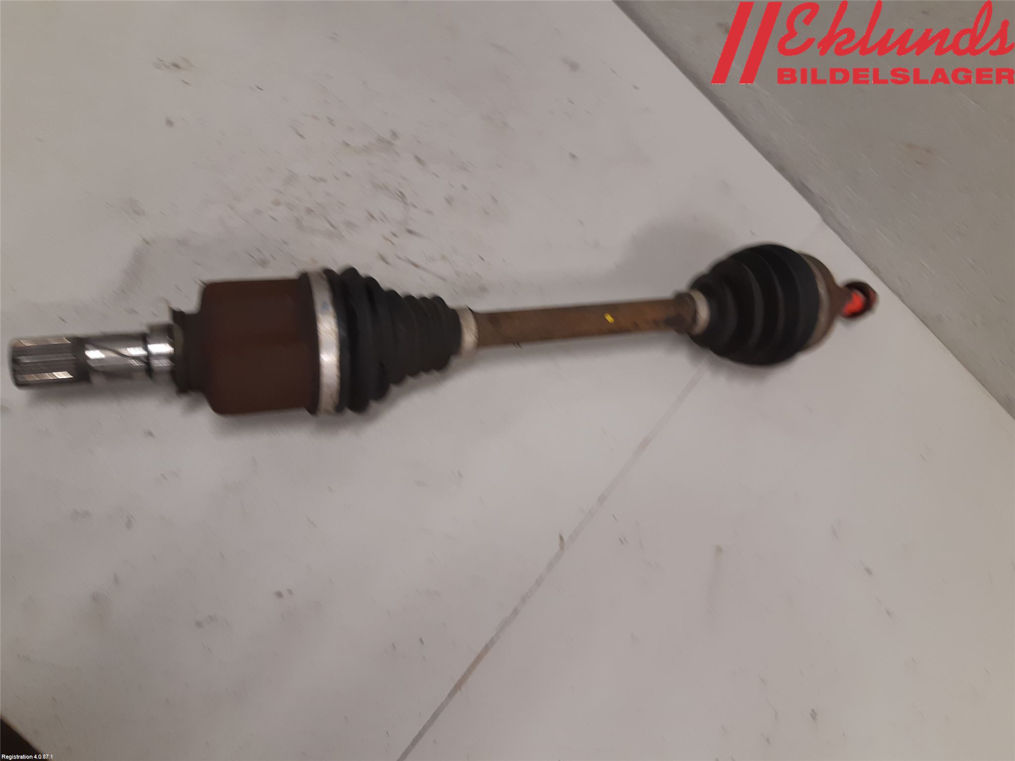 Renault TRAFIC/E-TECH 15- Drivaxel Fram Vänster