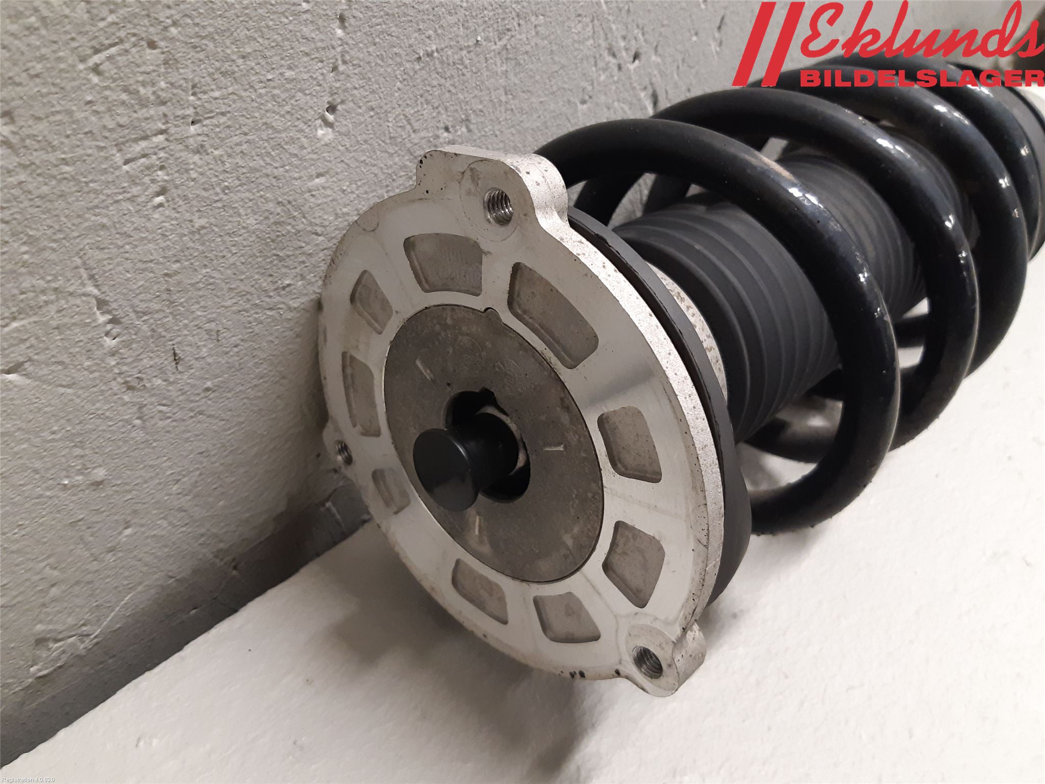 Volvo V90 17->> Fjäderben Fram Höger