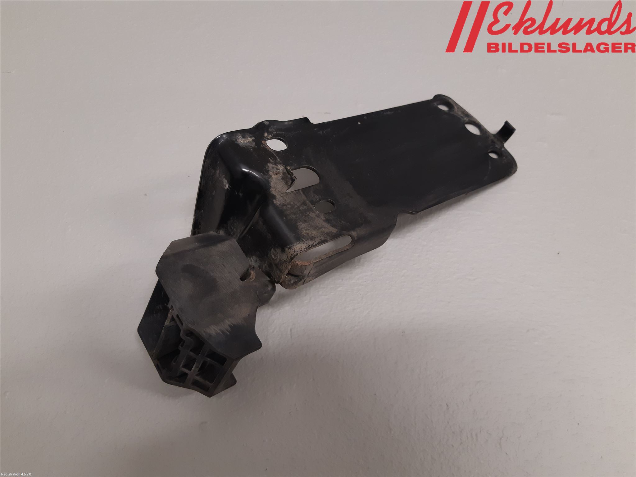 BMW 3 E90/91 SED/TOU 05-12 Kylarfäste-Ram-Balk