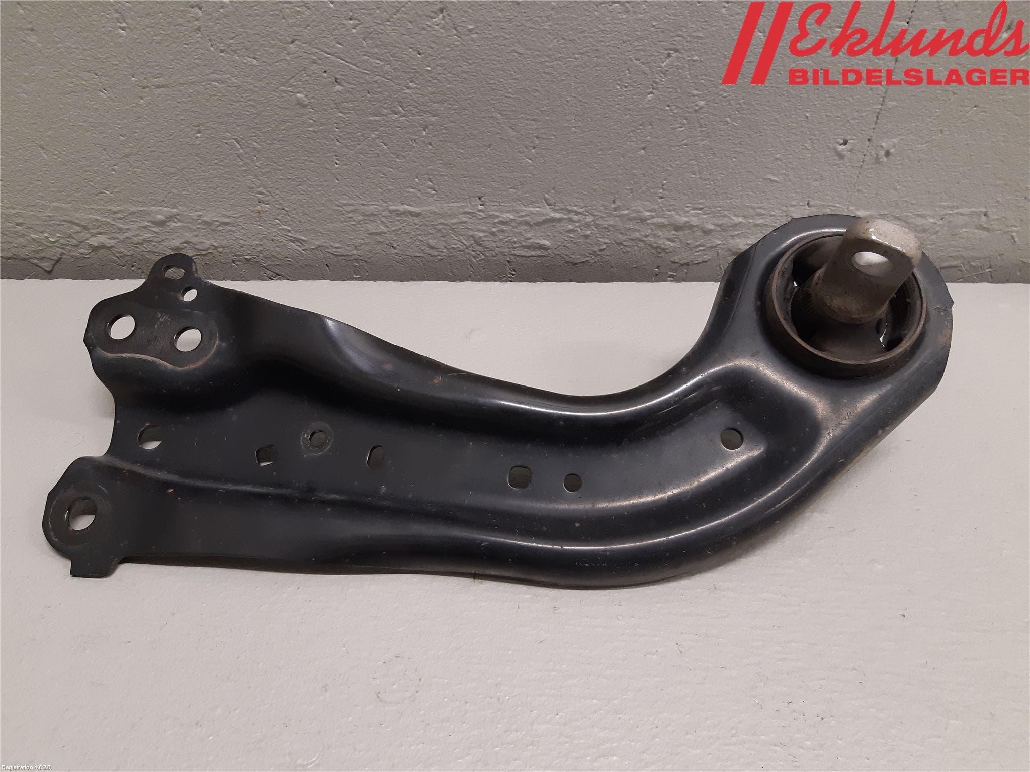 Toyota RAV4 19- Bärarm Bak Höger