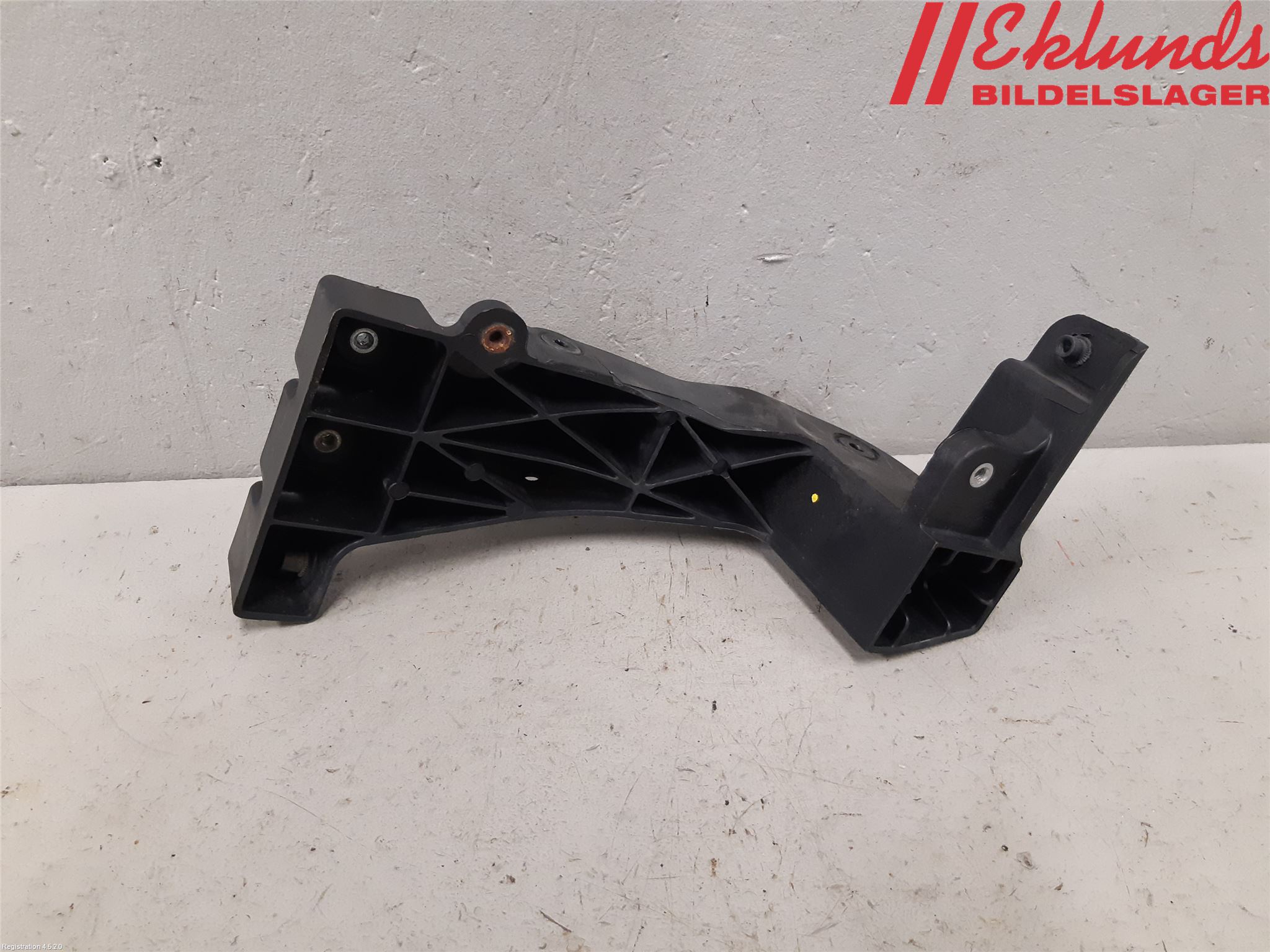 Hyundai i40 08-15 Strålkast Fästsarg