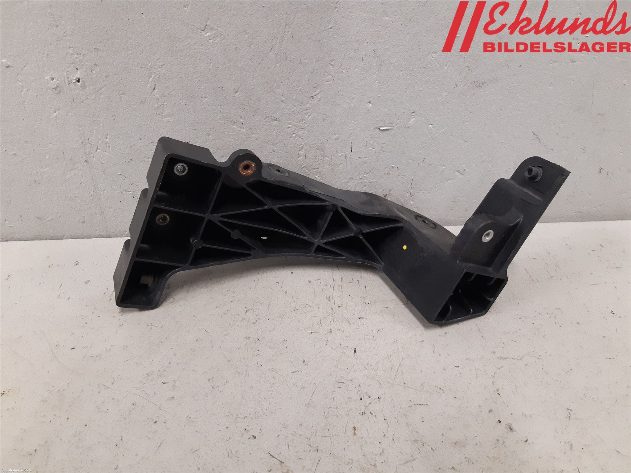 Hyundai i40 08-15 Strålkast Fästsarg