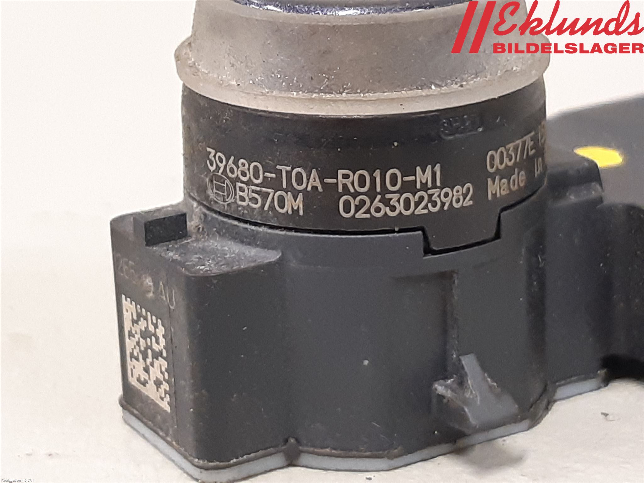Honda CR-V 13-18 Parkeringshjälp Frontsensor