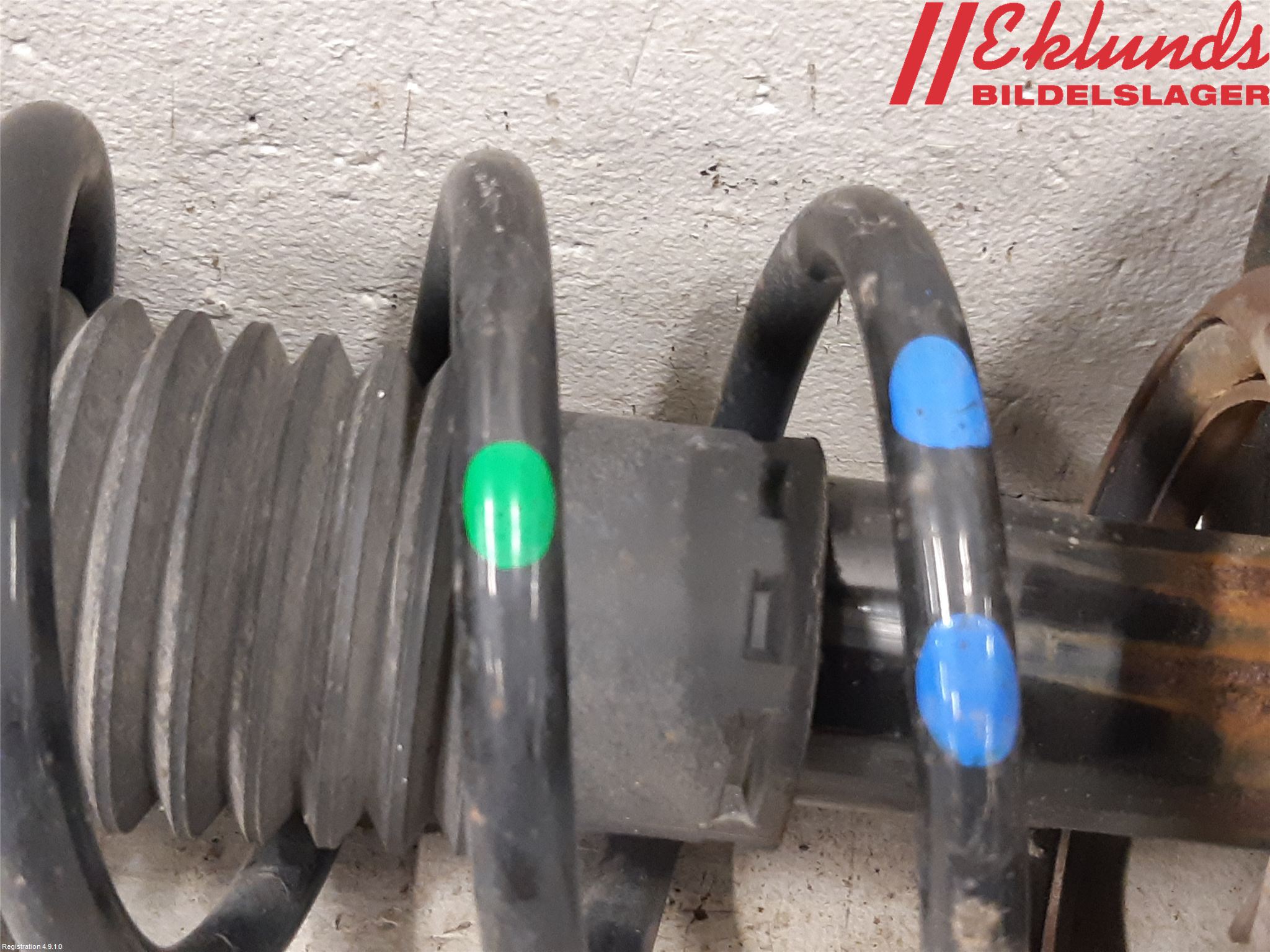 Dacia DOKKER 13- Fjäderben Fram Vänster