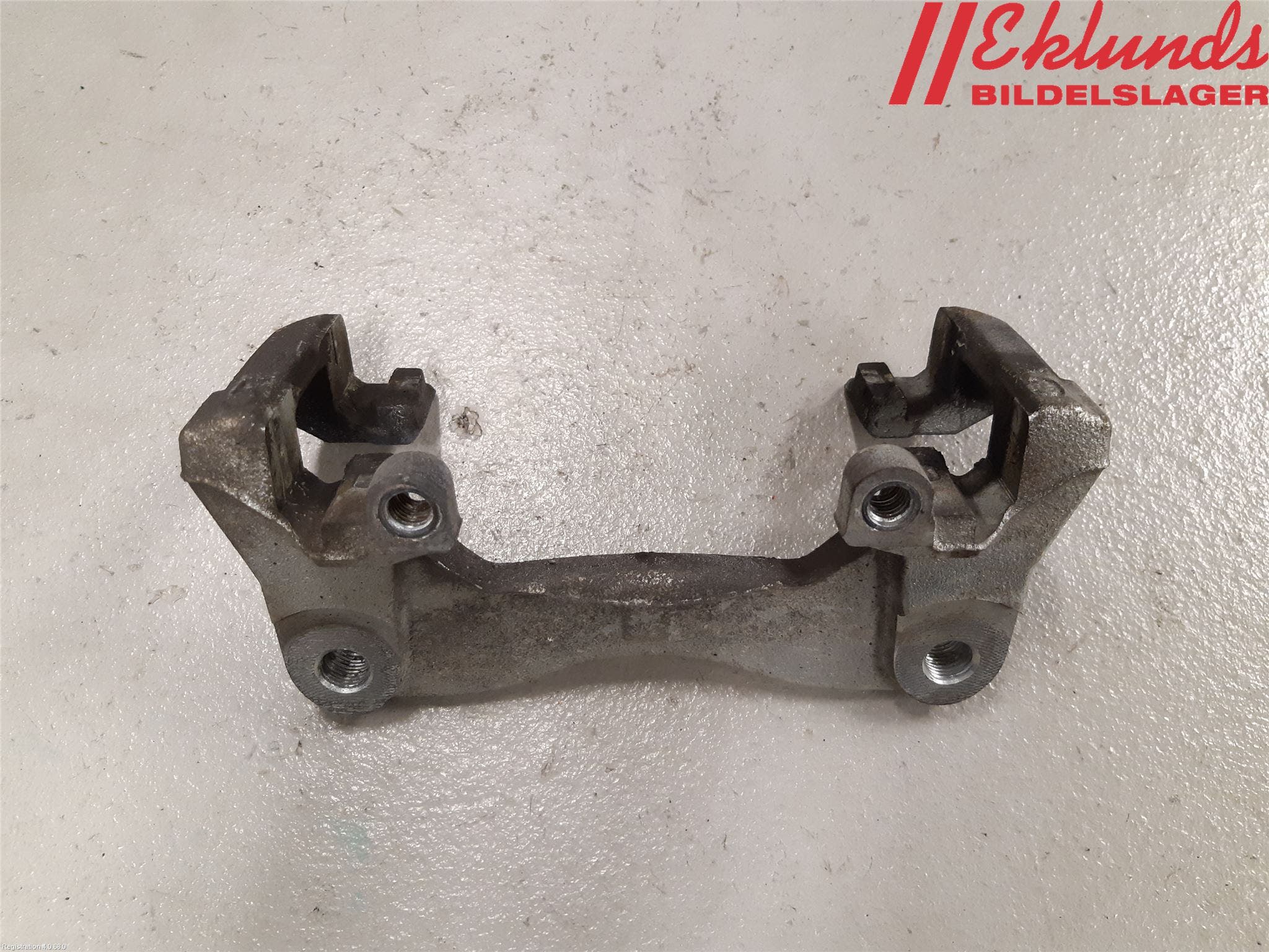 Toyota YARIS XP130 15-20 Bromsokshållare