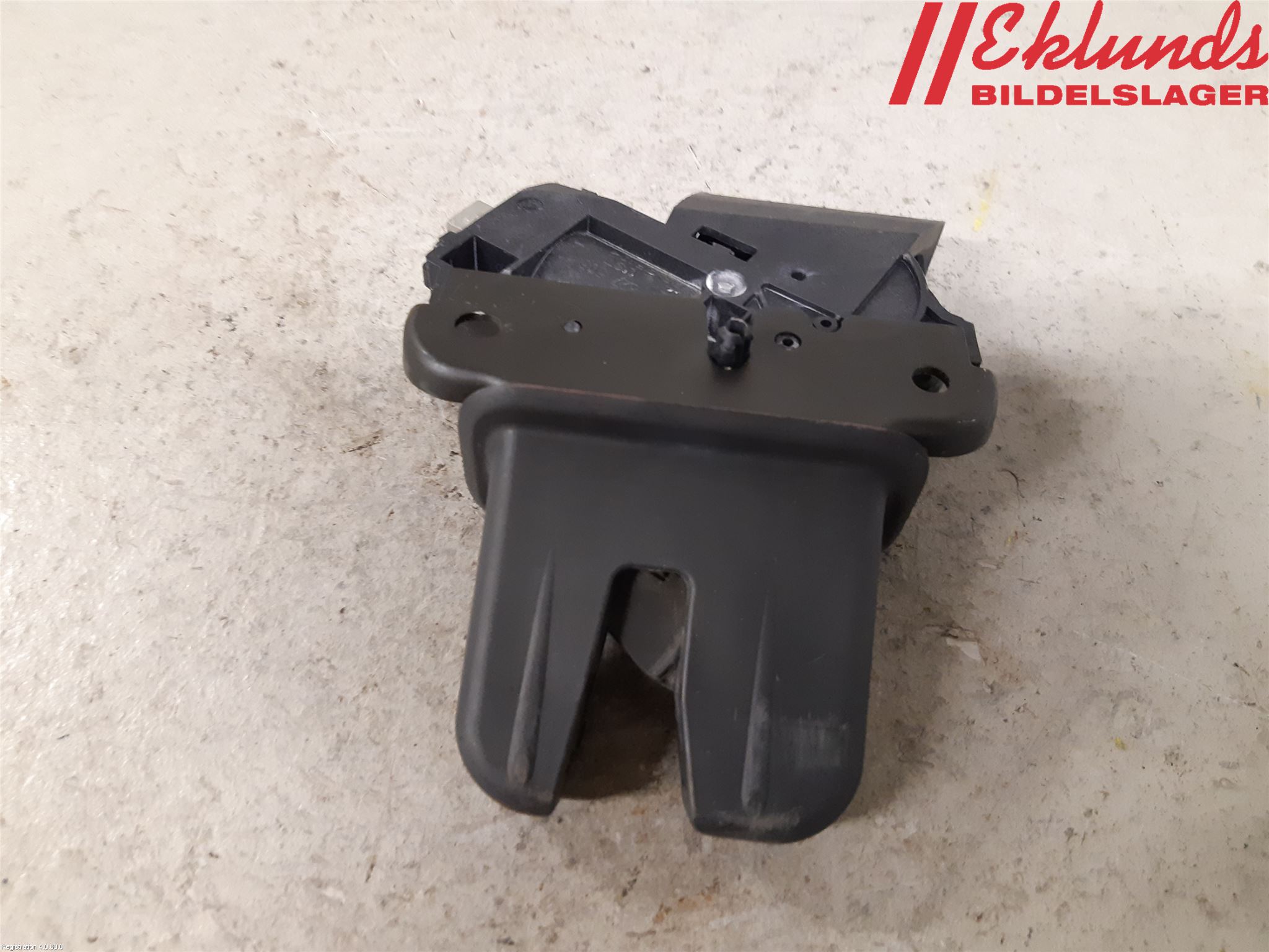 Audi A8/S8 4E  02-09 Låskista Baklucka