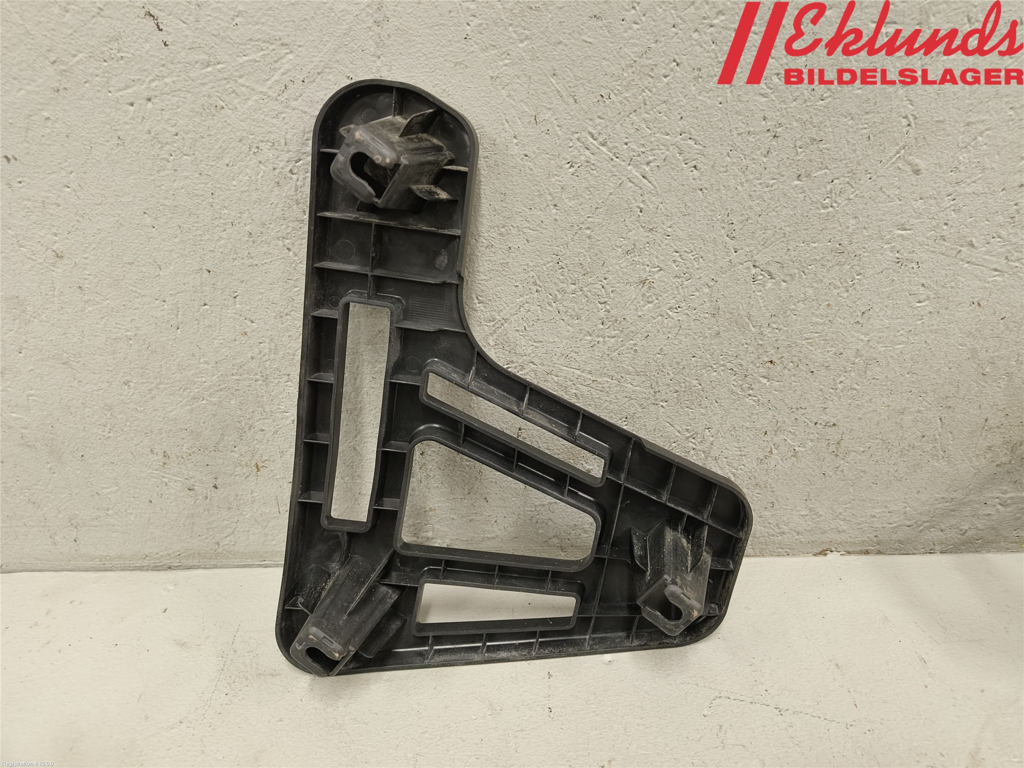 Kia CEED 12-18 Stötfångarfäste Bak Vä