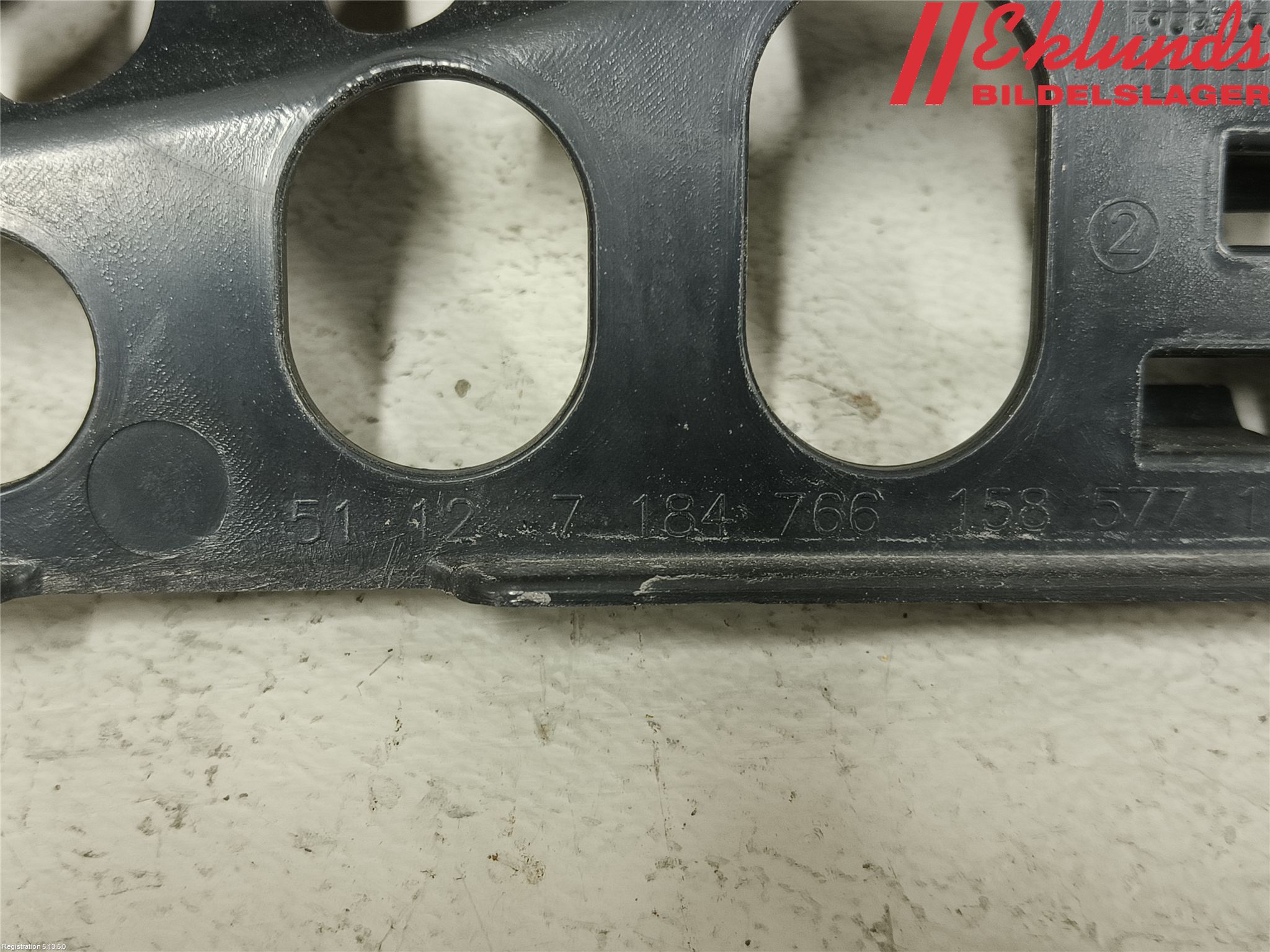 BMW 5 F10/F11/F18 09-17 Stötfångardel Bak Mitt