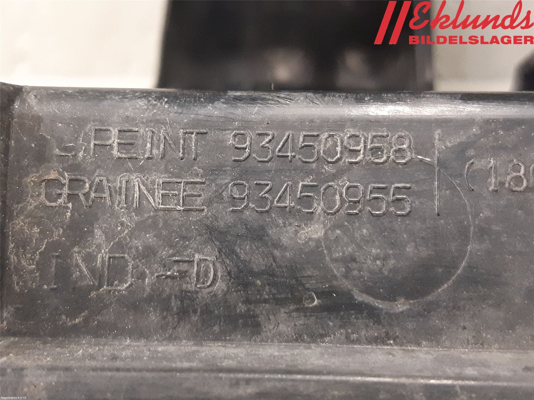 Opel VIVARO 15-19 Bakljussarg