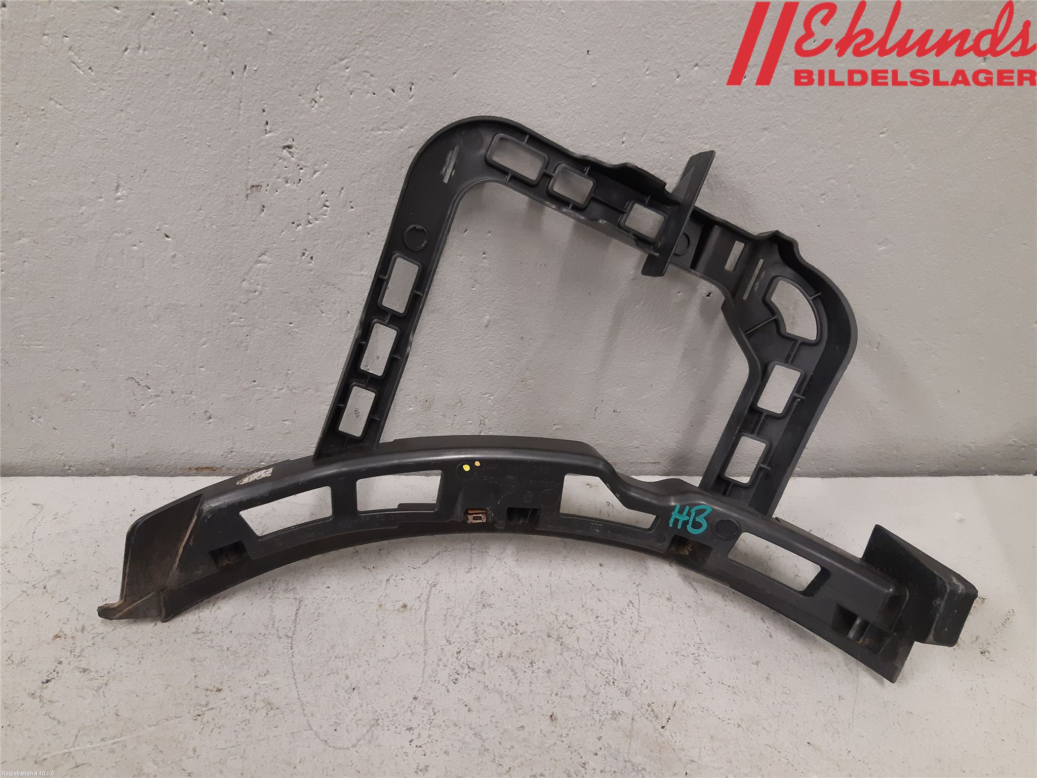 Volkswagen VW PASSAT 11-14 Stötfångarfäste Bak Hö
