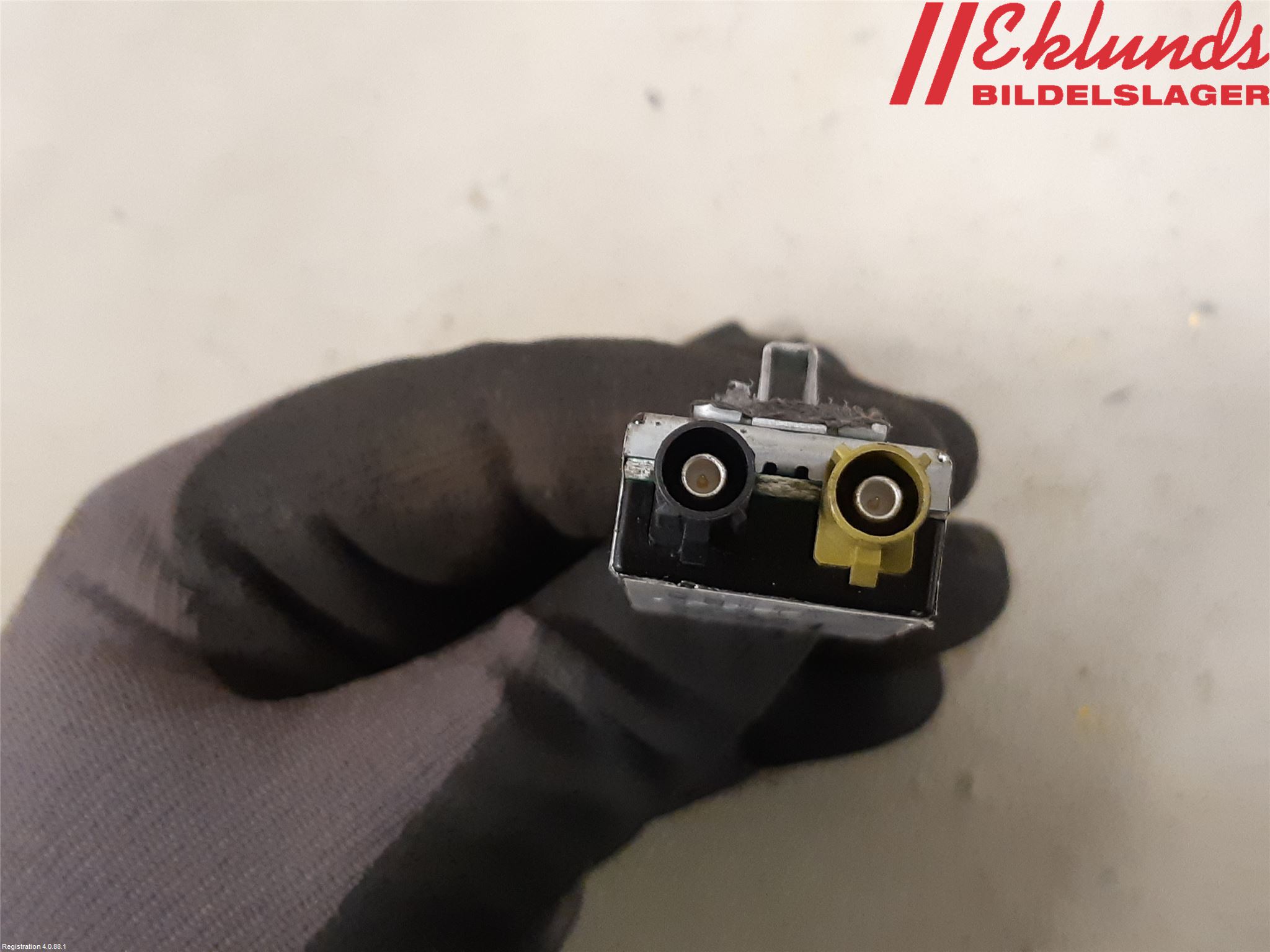 Tesla MODEL S 13- Antennförstärkare