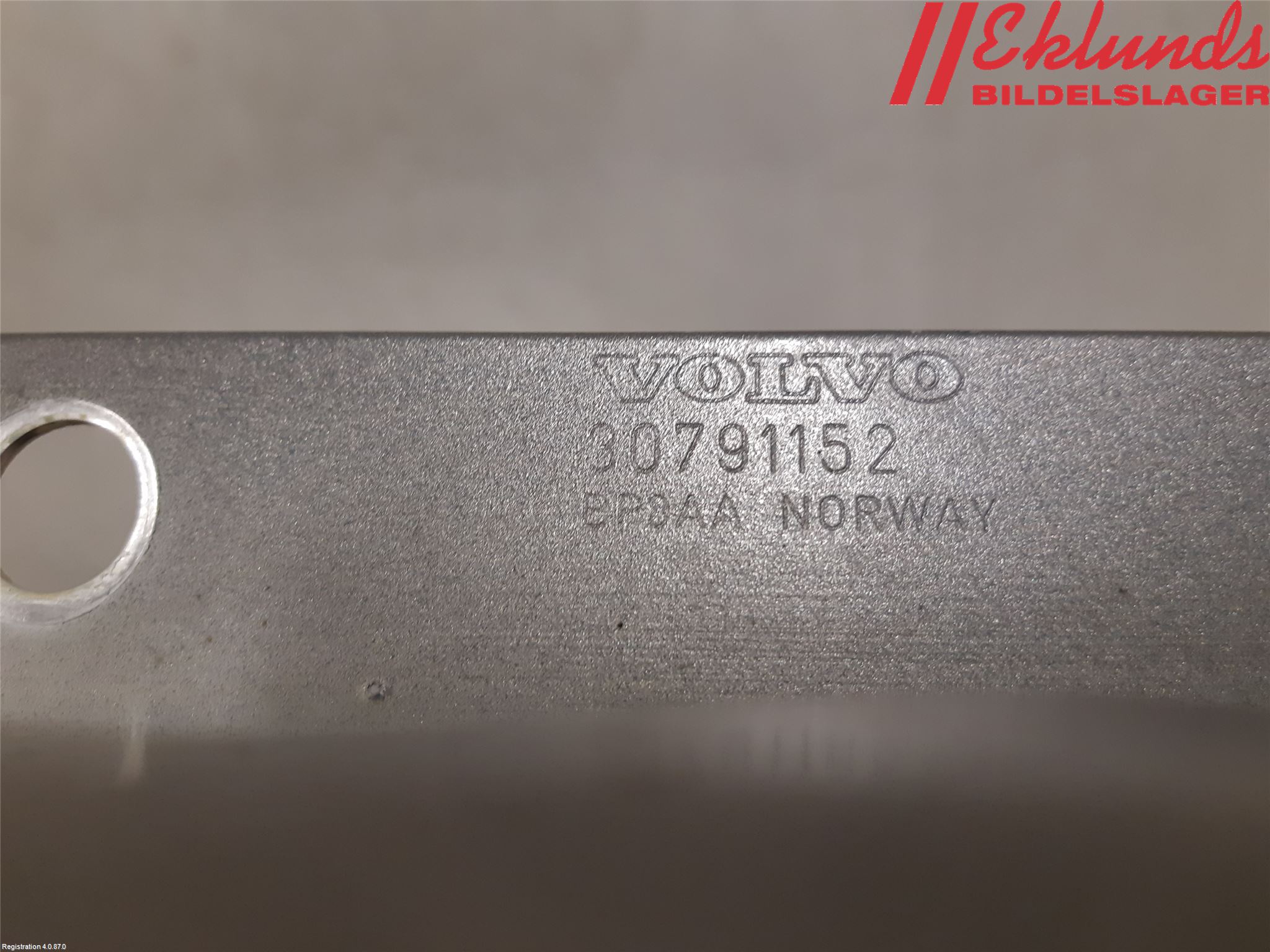 Volvo V70 08-13 Stötfångarbalk Fram