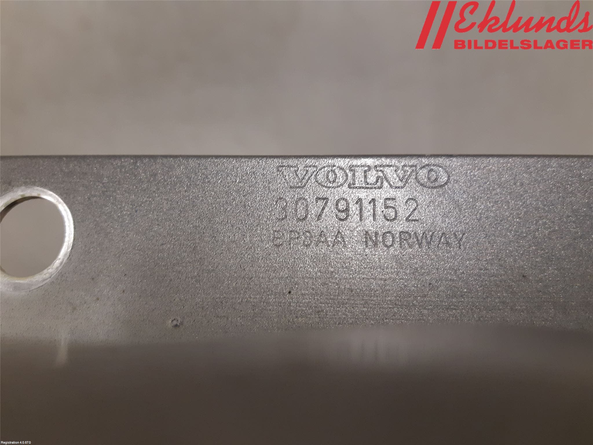 Volvo V70 08-13 Stötfångarbalk Fram