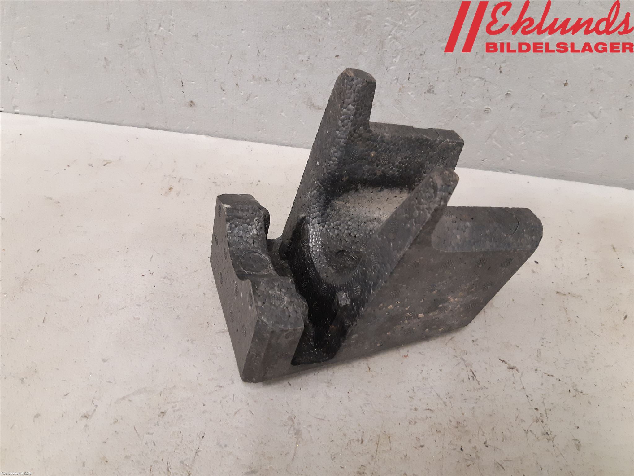 Volvo V90 17->> Stötfångare Deformelement Bak