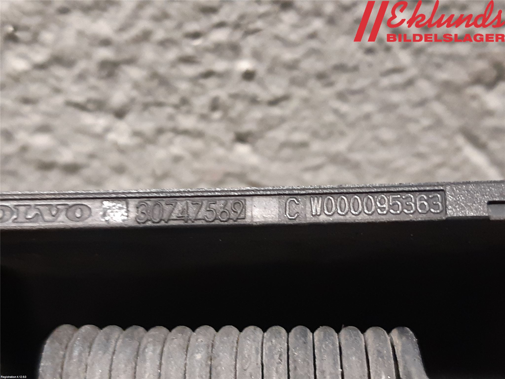 Volvo V60 19- Torkararm-Bakruta