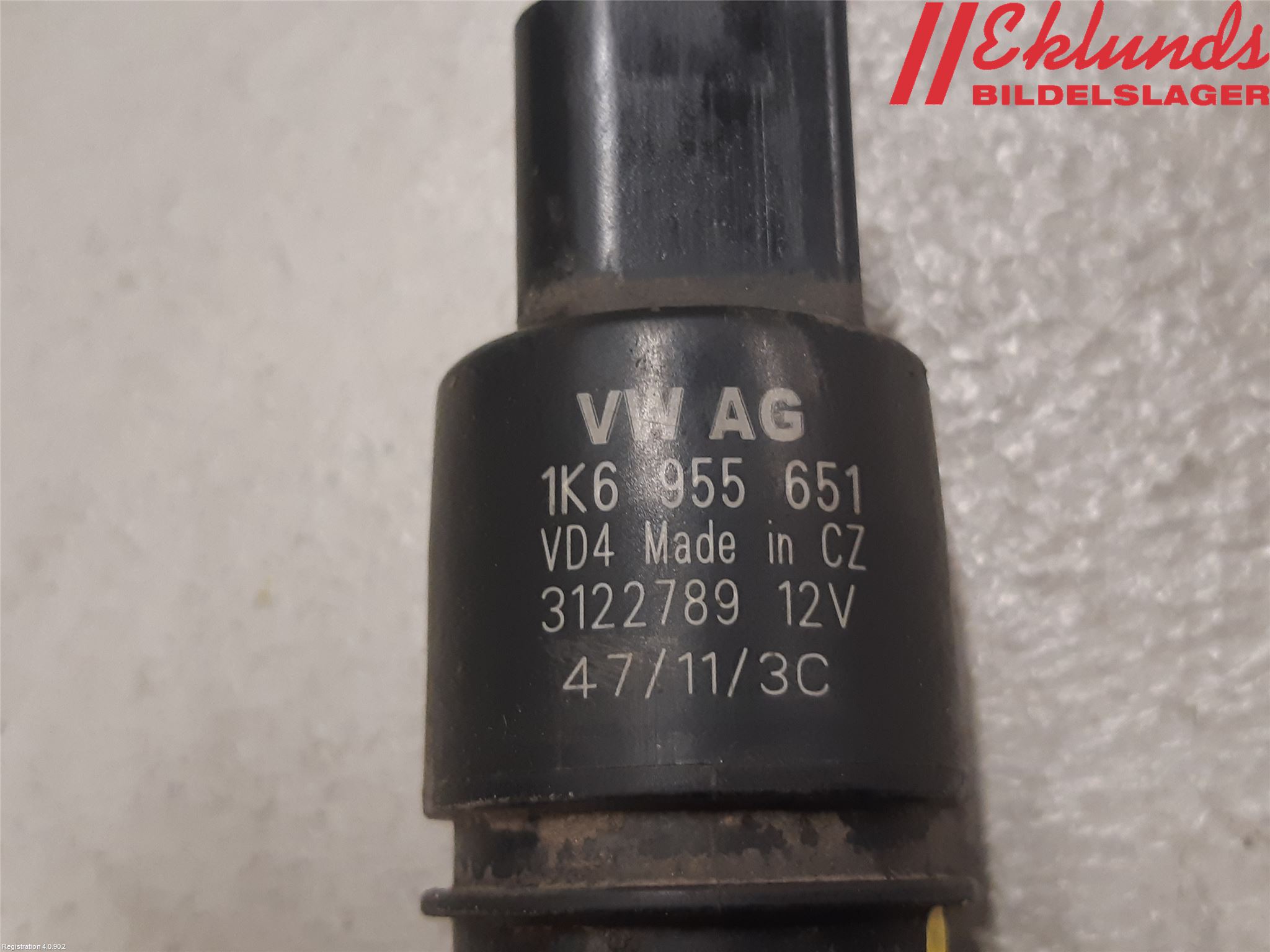 Volkswagen VW CADDY 11-15 Spolarpump Vindruta