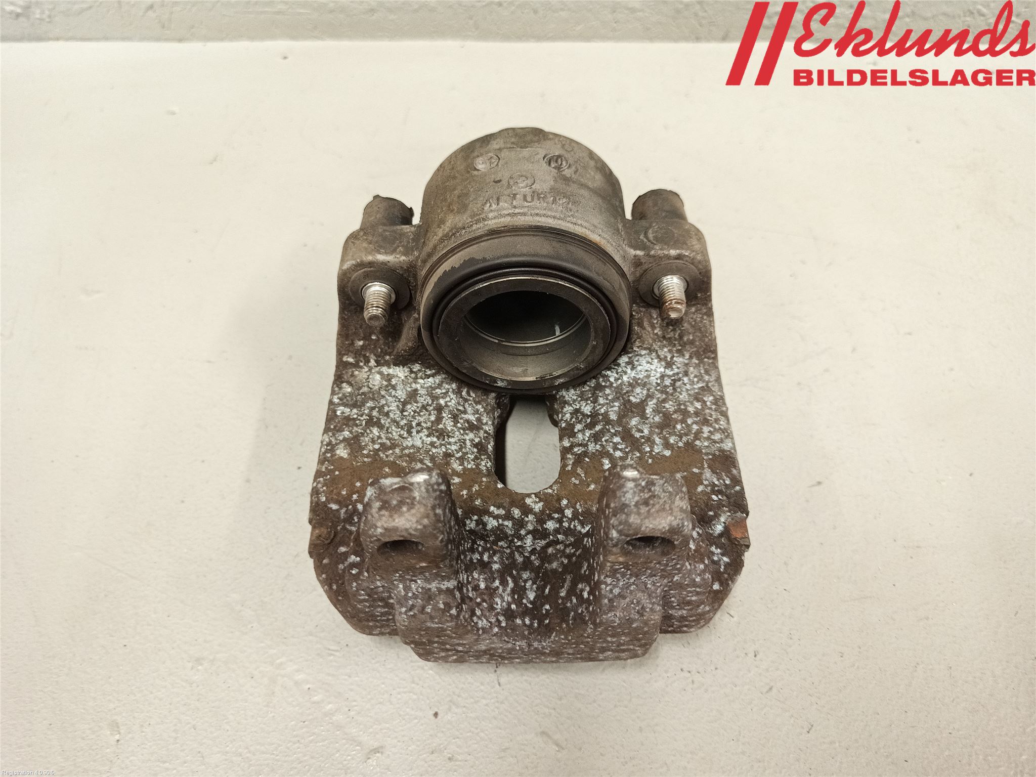 BMW 5 F10/F11/F18 09-17 Bromsok Fram Vänster