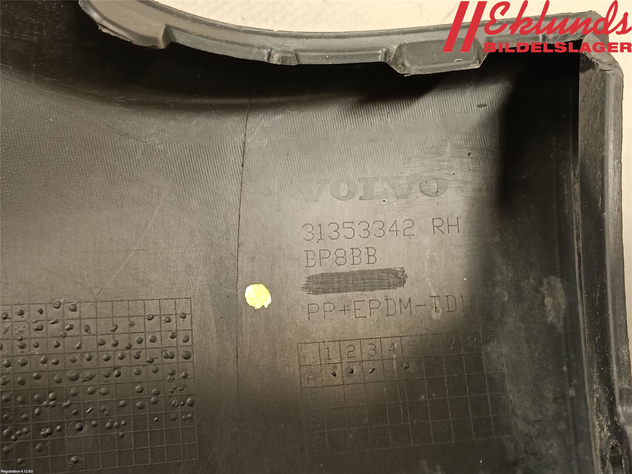 Volvo V40 12-19 Stötfångardel Fram Hö