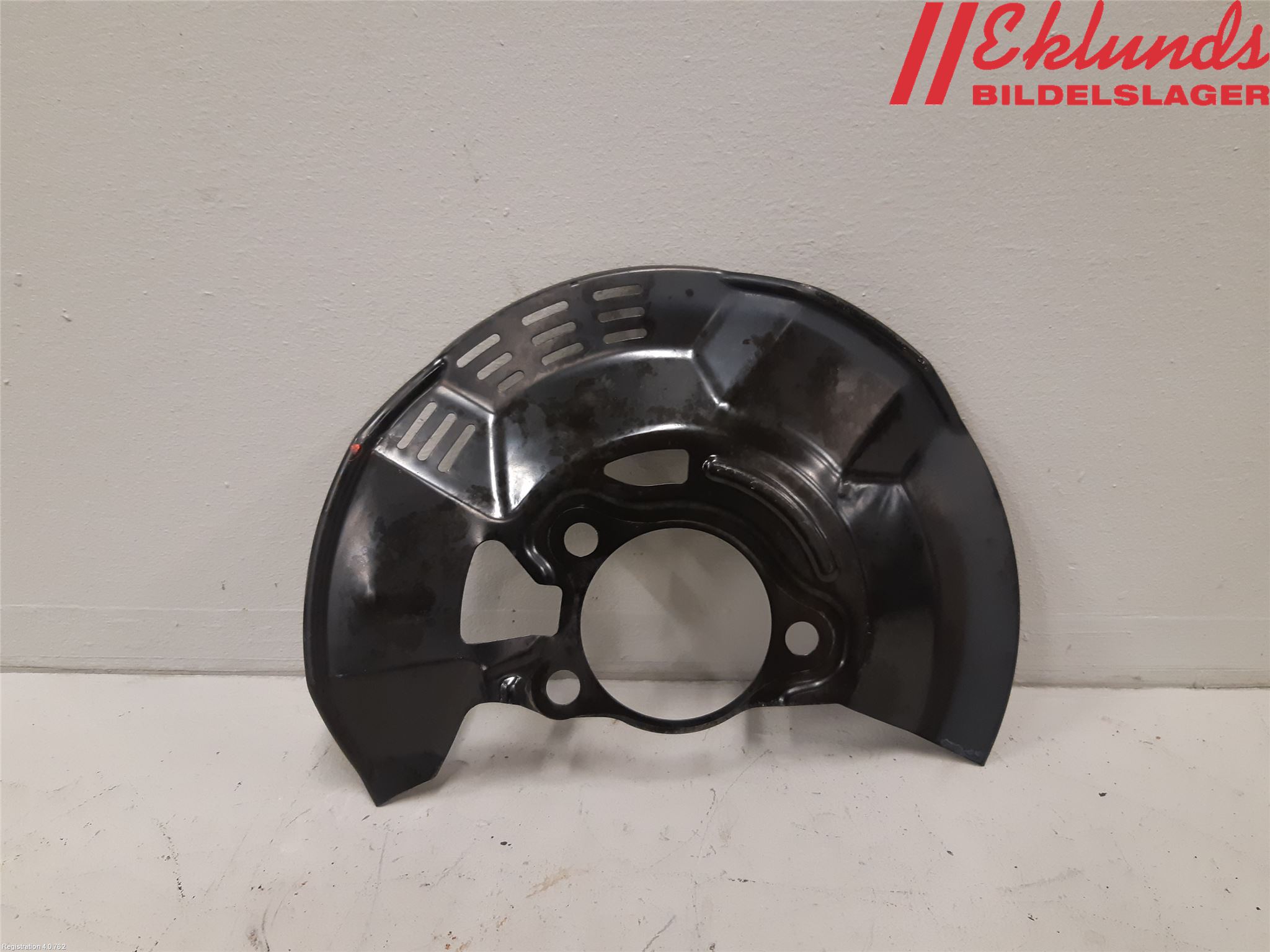 Toyota C-HR 16-23 Bromssköld Fram