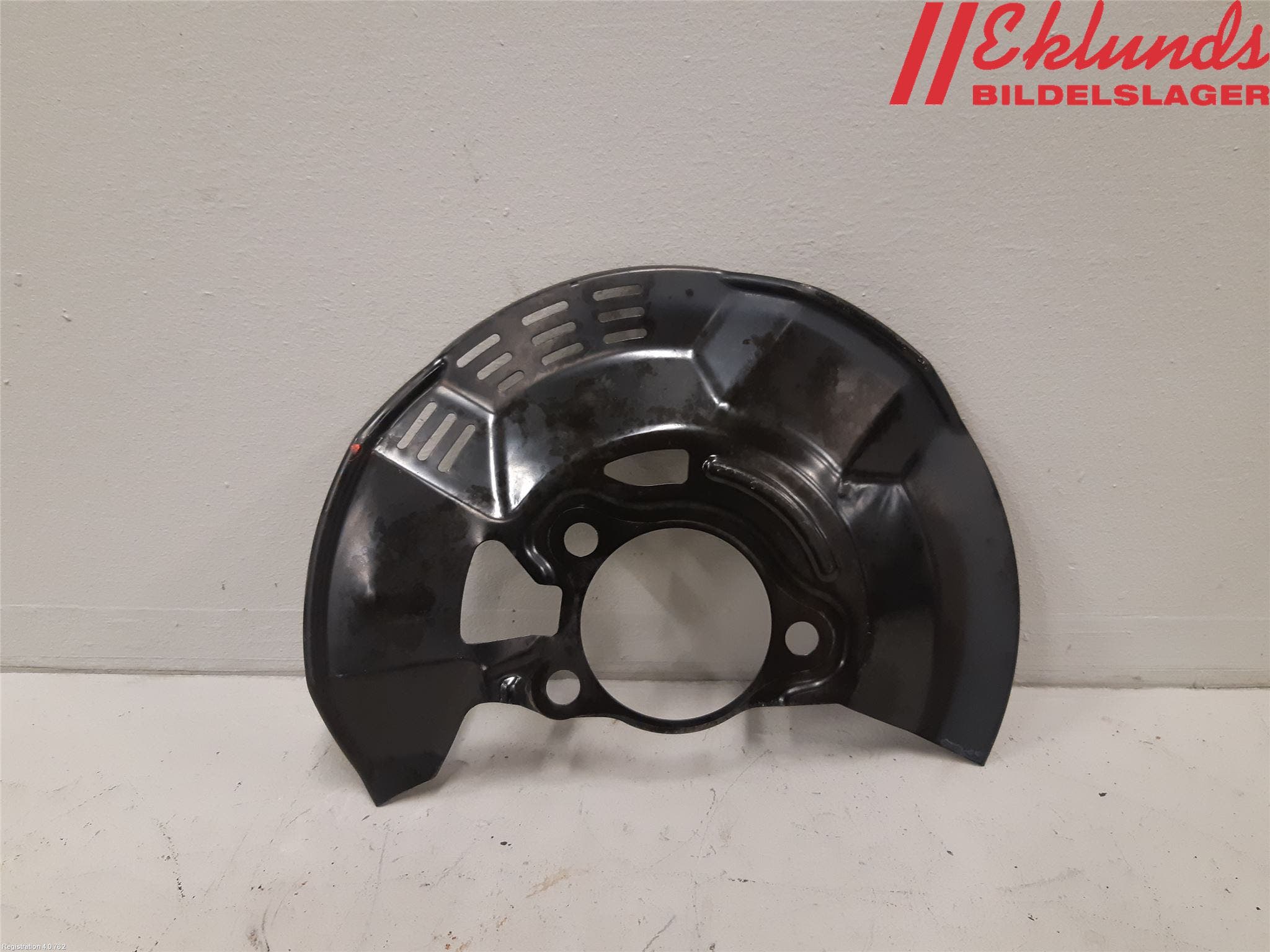 Toyota C-HR 16-23 Bromssköld Fram