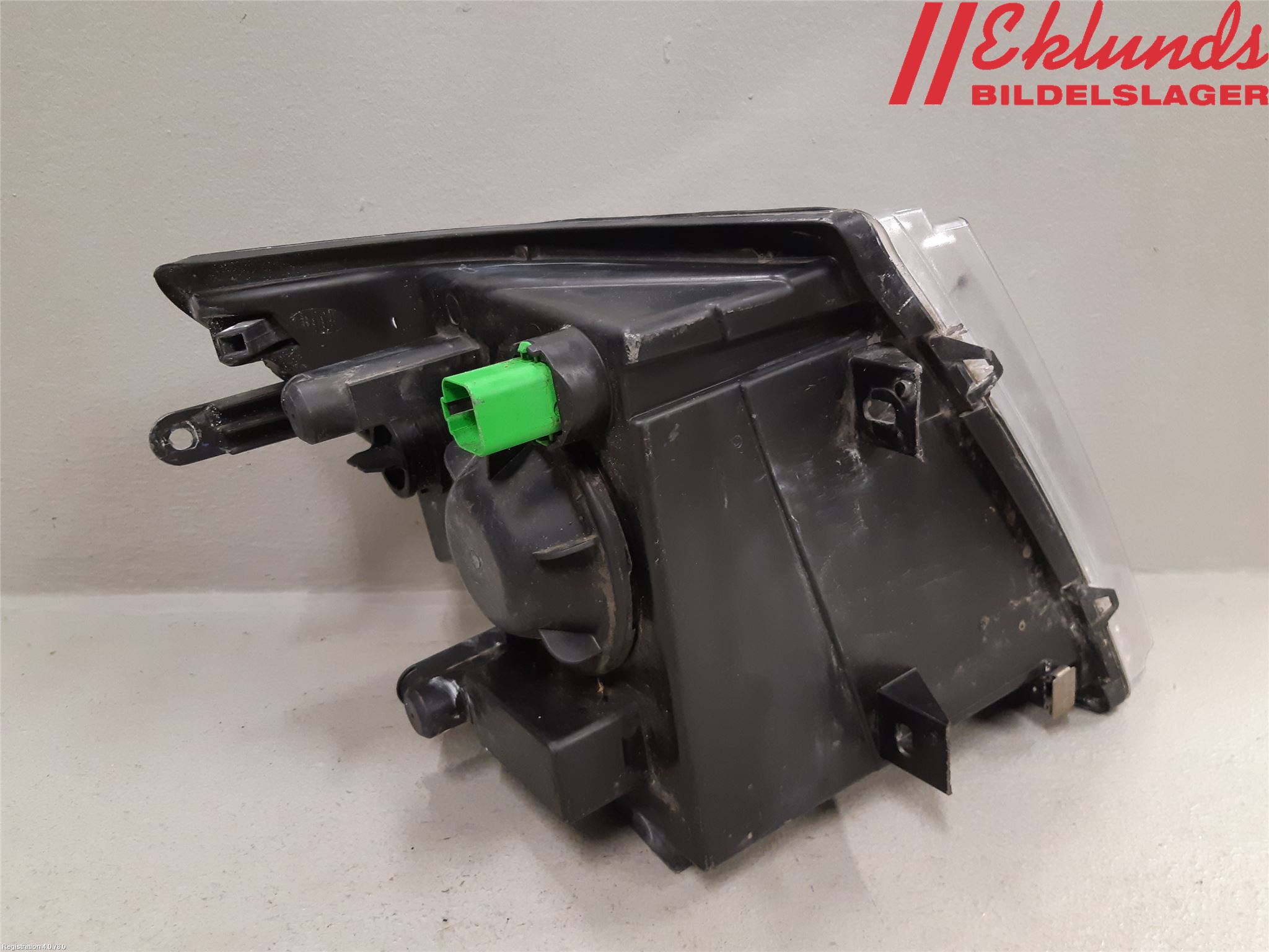 Ford TRANSIT CONNECT 09-13 Strålkastare Höger