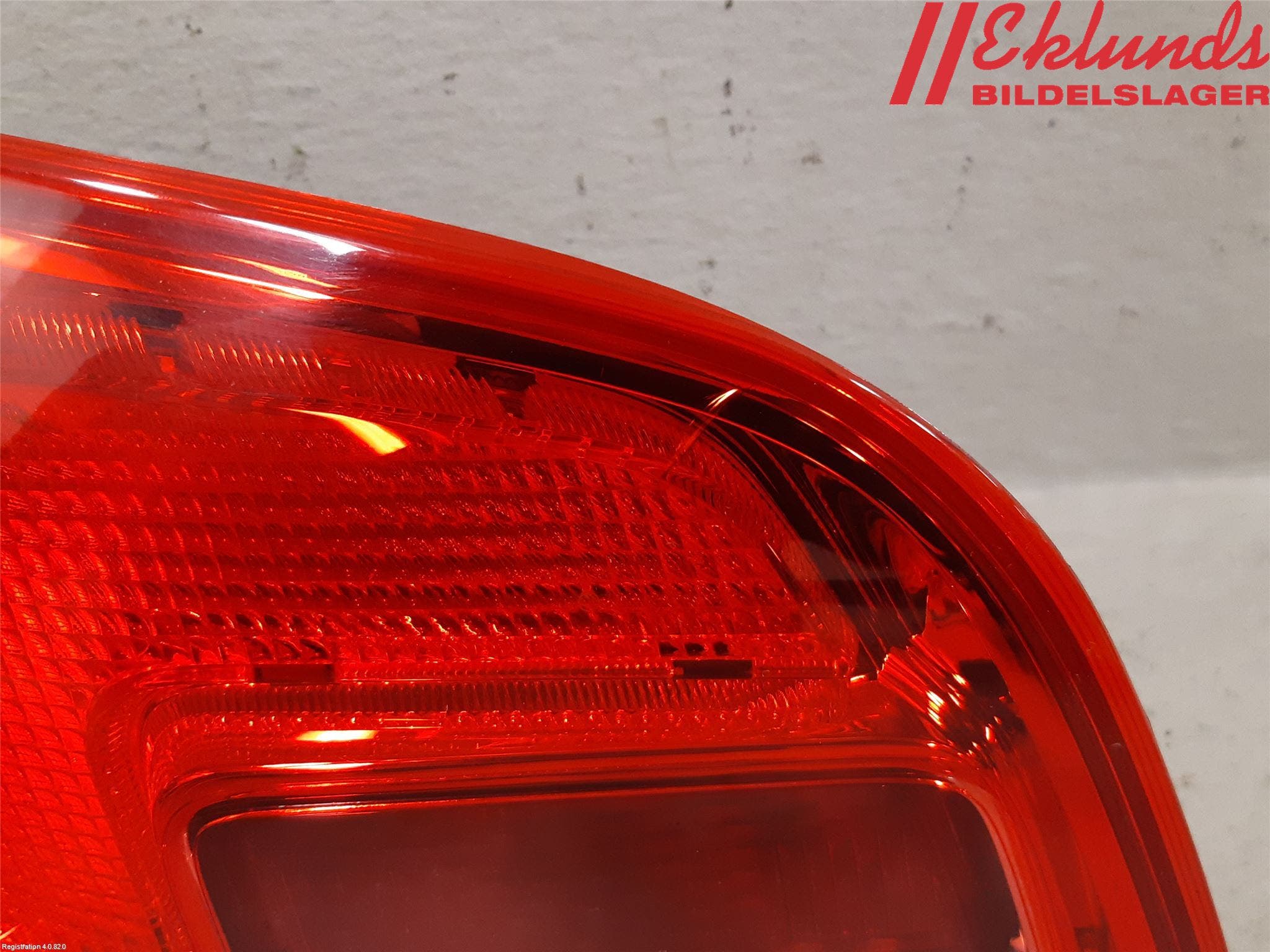 Opel ASTRA J 10-15 Bakljus Lucka Vä