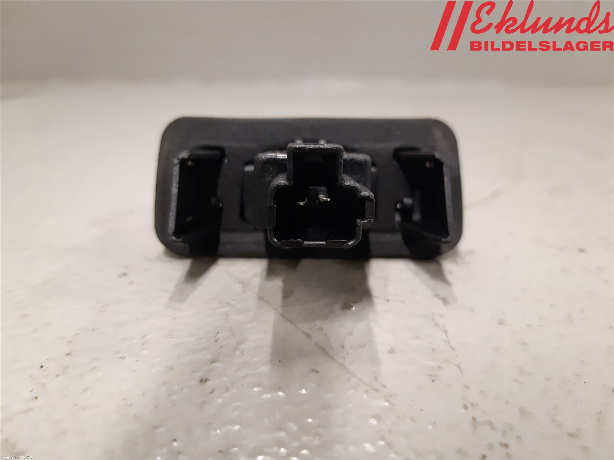 Toyota YARIS XP130 15-20 Skylt Belysning