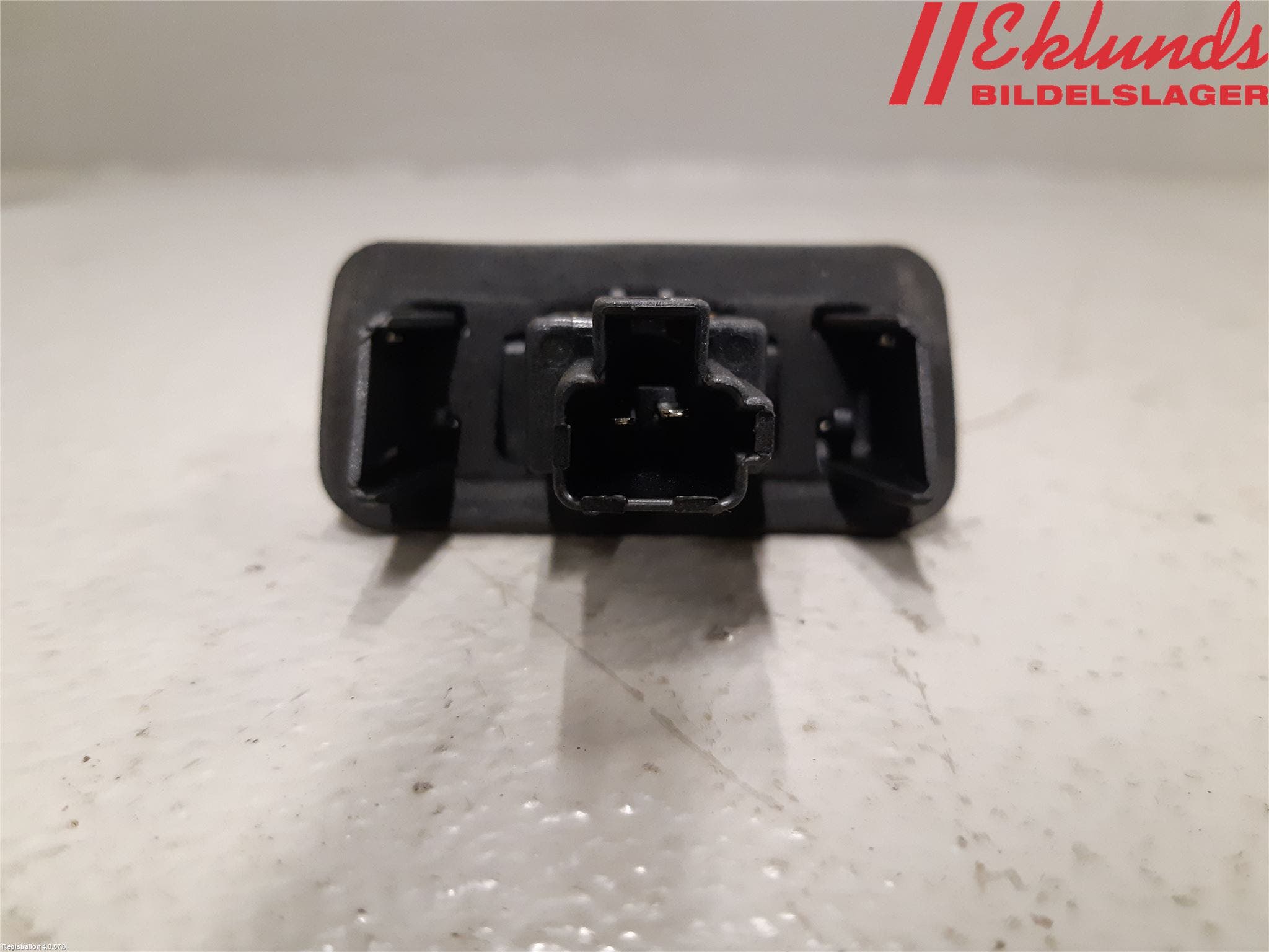 Toyota YARIS XP130 15-20 Skylt Belysning