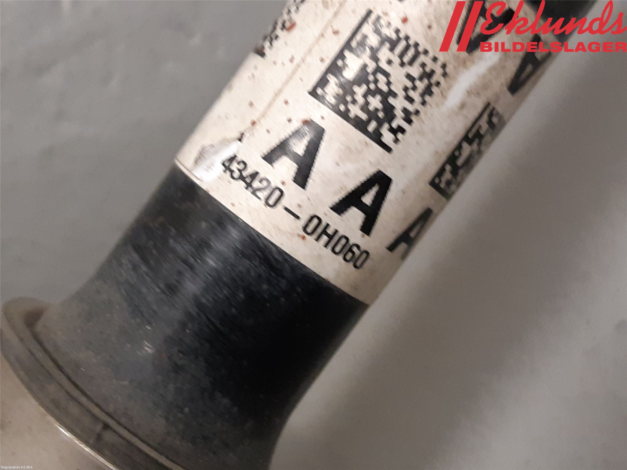 Toyota AYGO X AB70 22- Drivaxel Fram Vänster