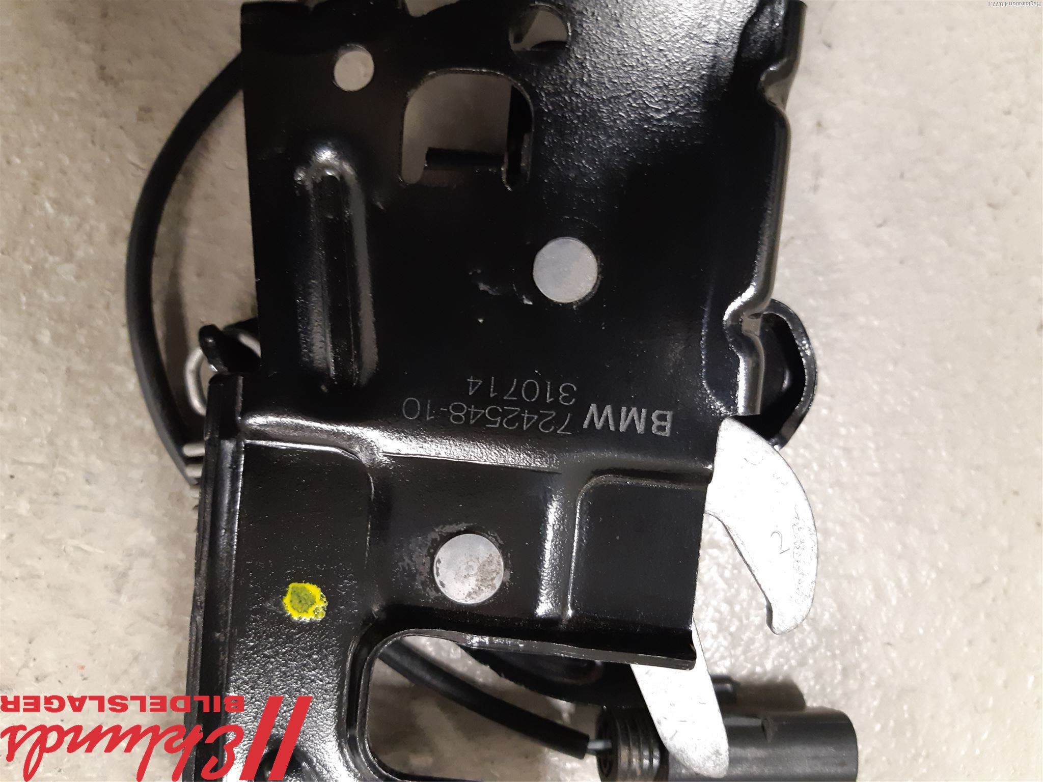 BMW 3 F30/F31/F80 12-19 Huvlås