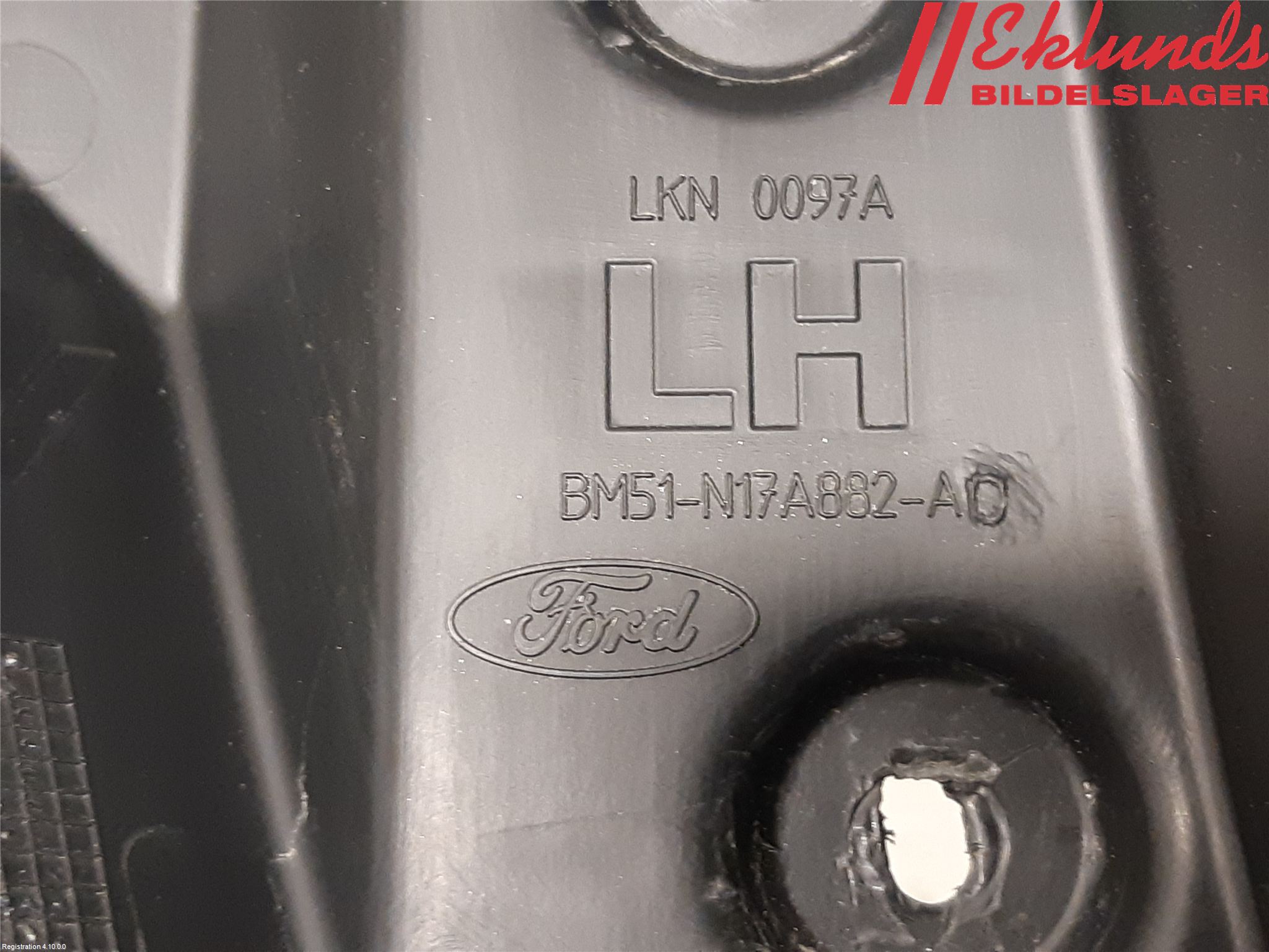 Ford FOCUS 15-18 Stötfångarfäste Bak Vä