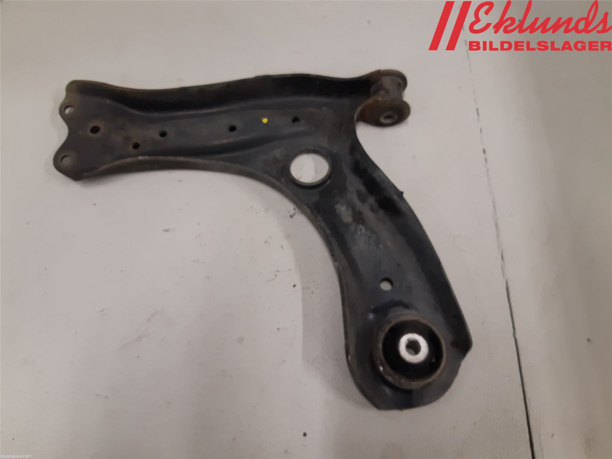 Volkswagen VW POLO 10-17 Bärarm Fram Undre Hö