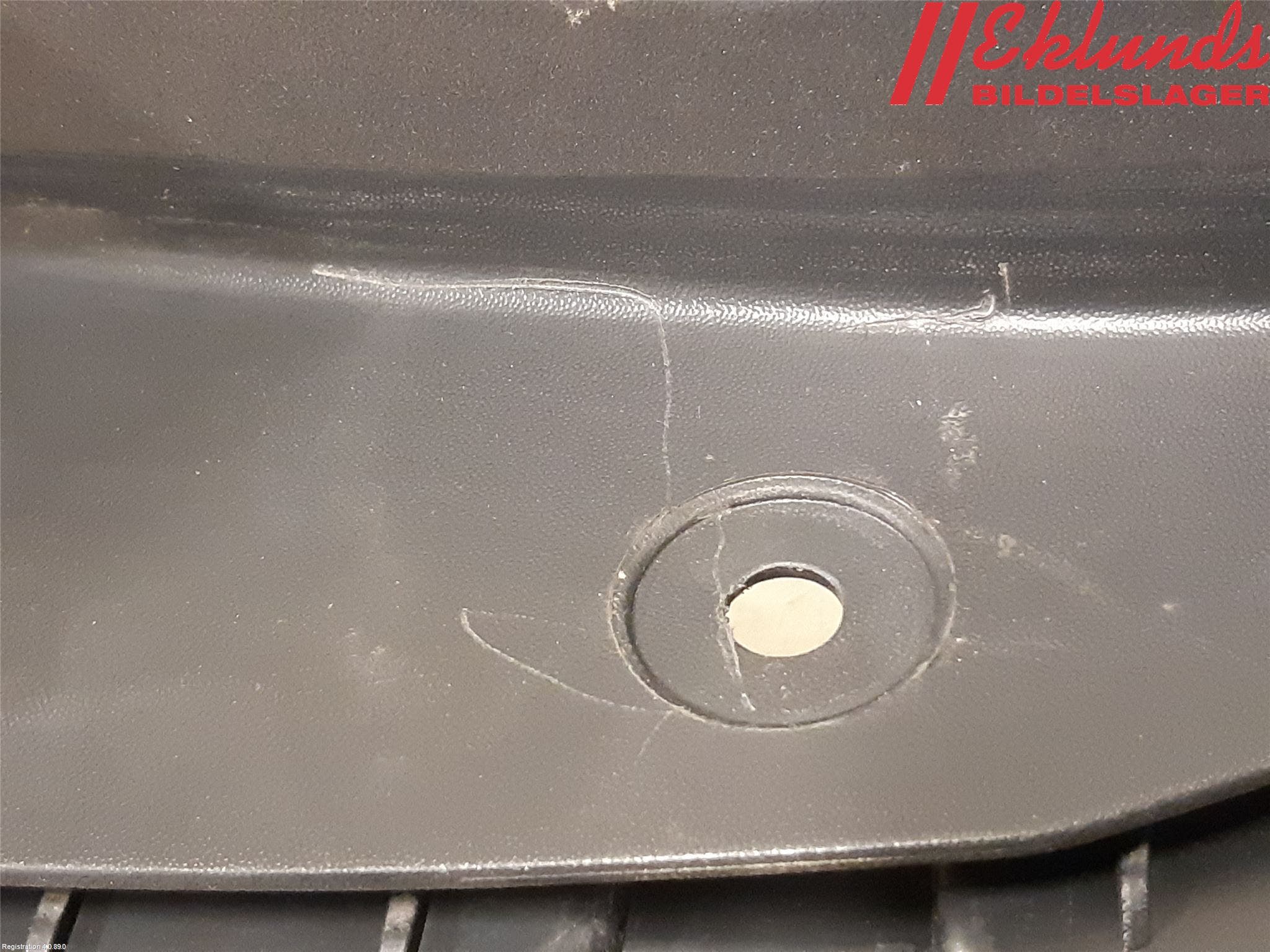 Peugeot 3008 09-16 Stötfångarfäste Bak Hö