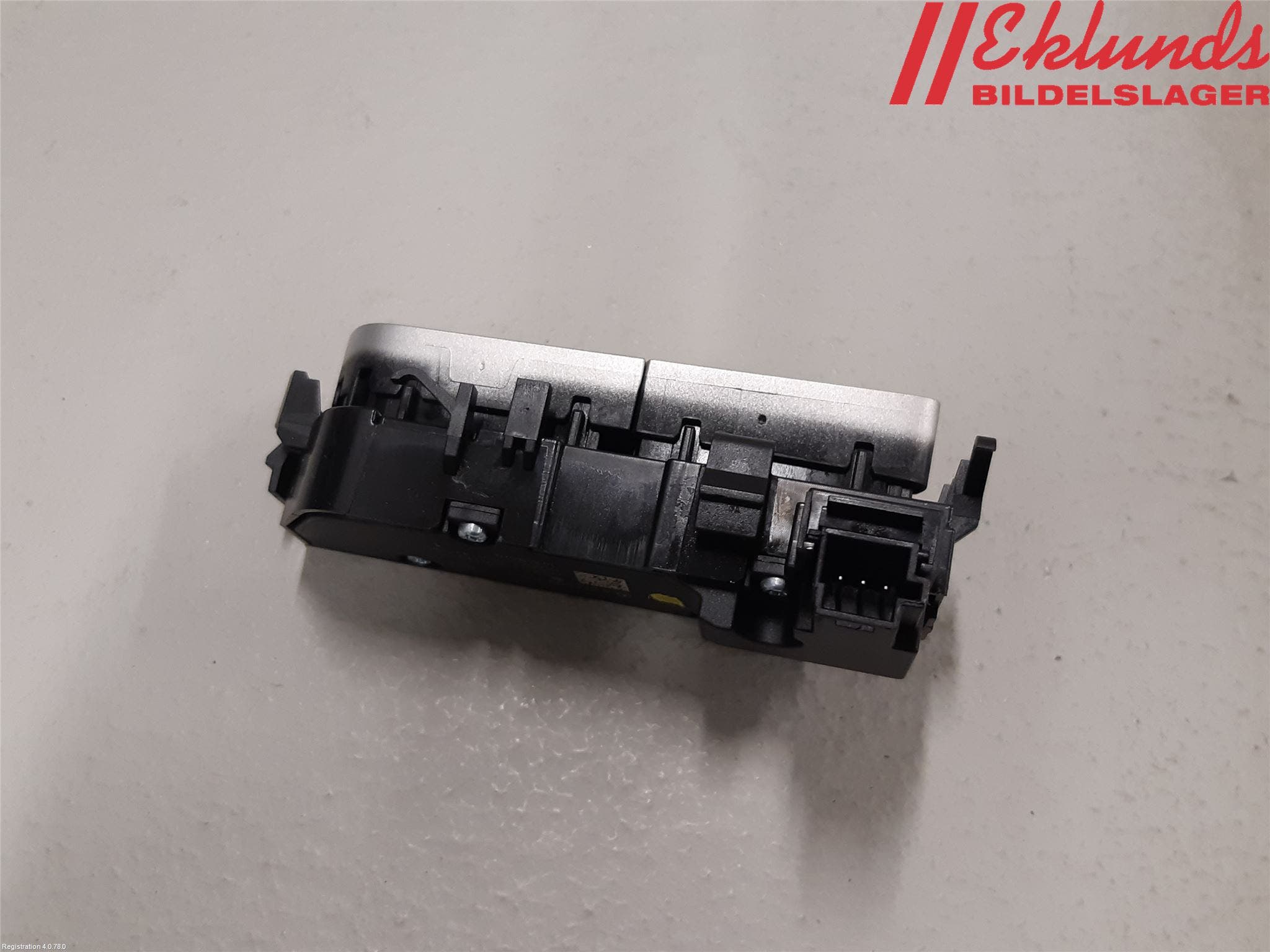 Mercedes-Benz MB VITO/V-KLASS (W640,W447,W448) 14- Strömställare Stolvärme