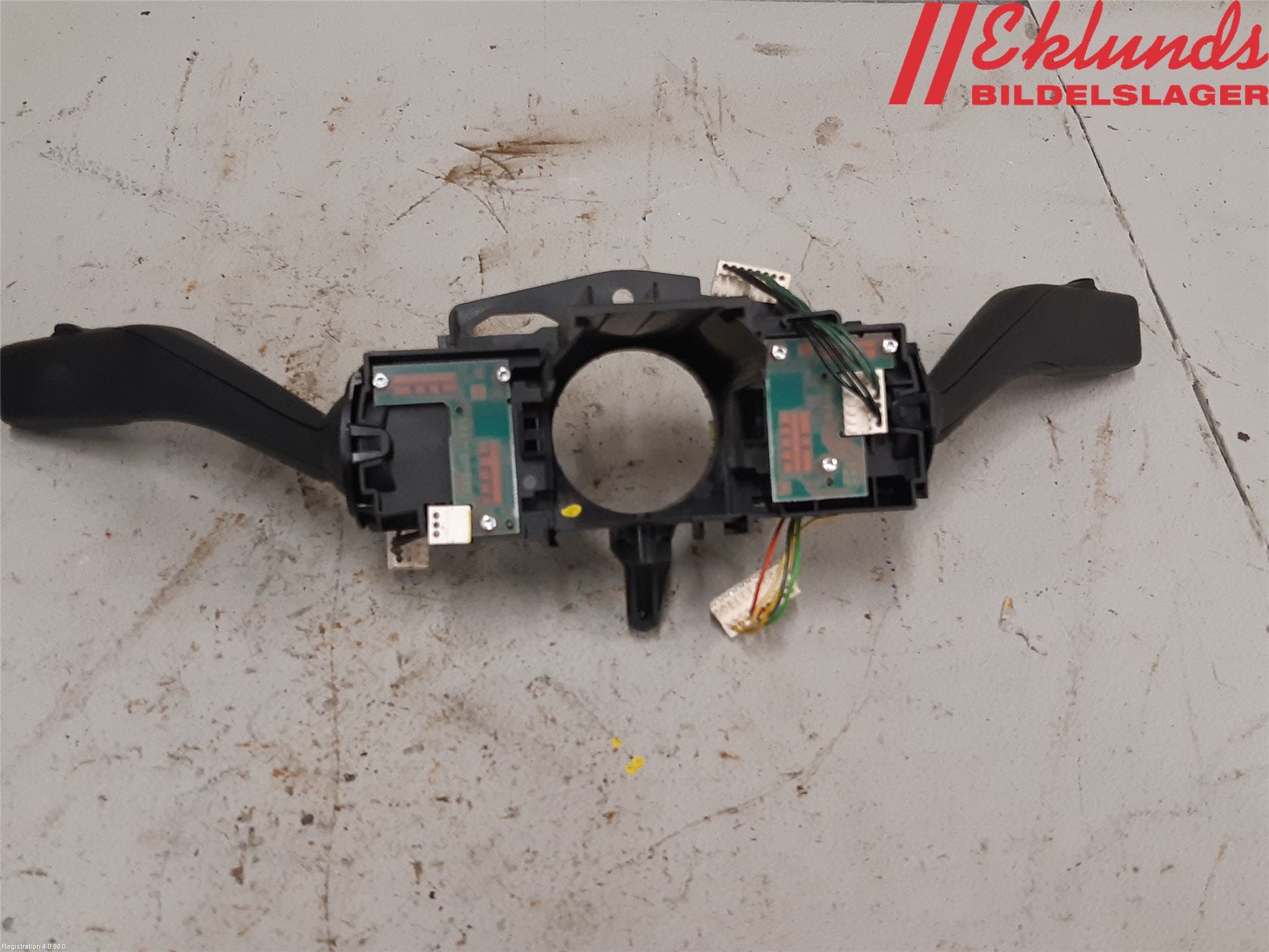 Volkswagen VW GOLF VI 09-13 Spakcentral