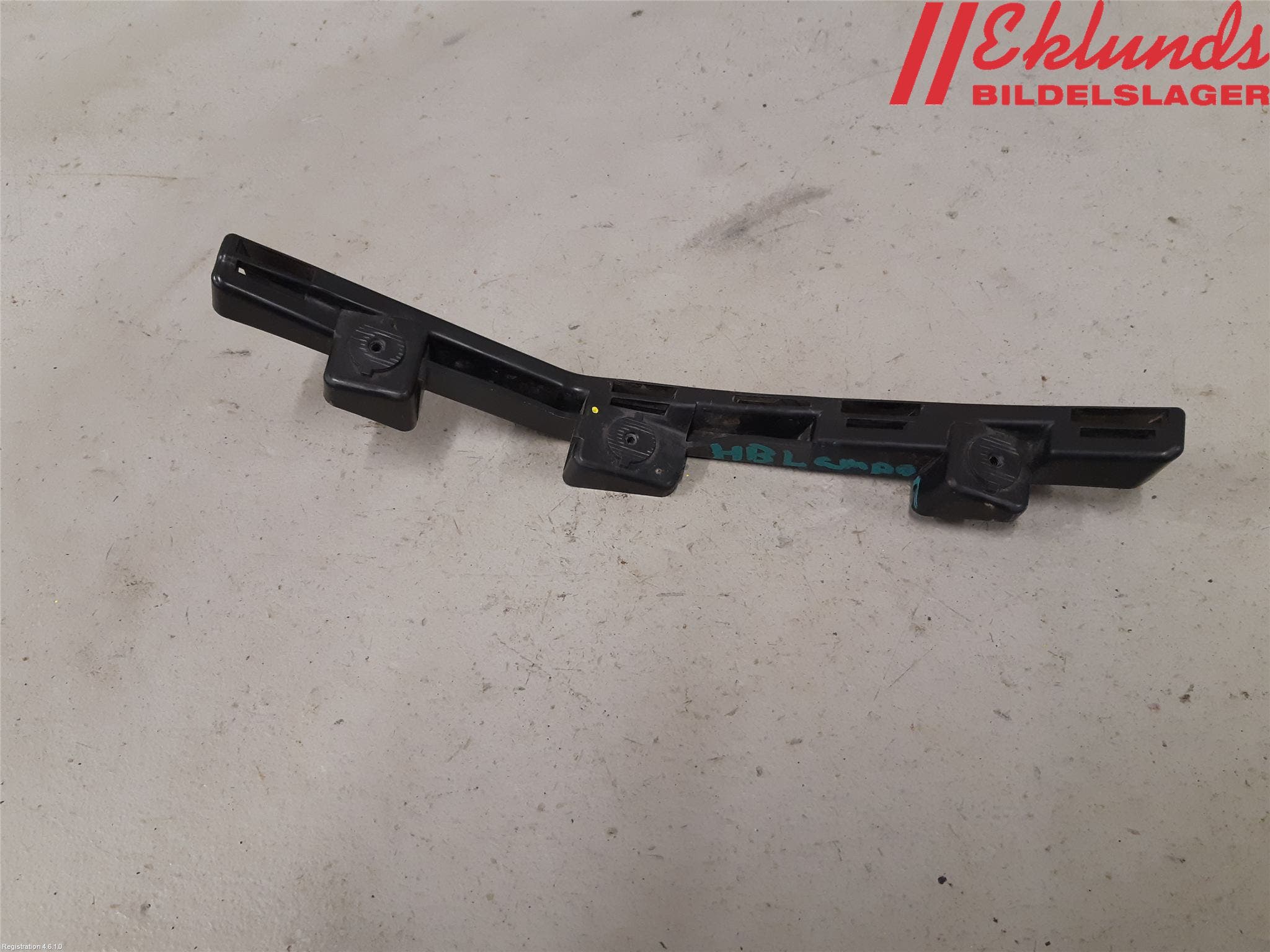 Volvo V40 12-19 Stötfångarfäste Bak Hö